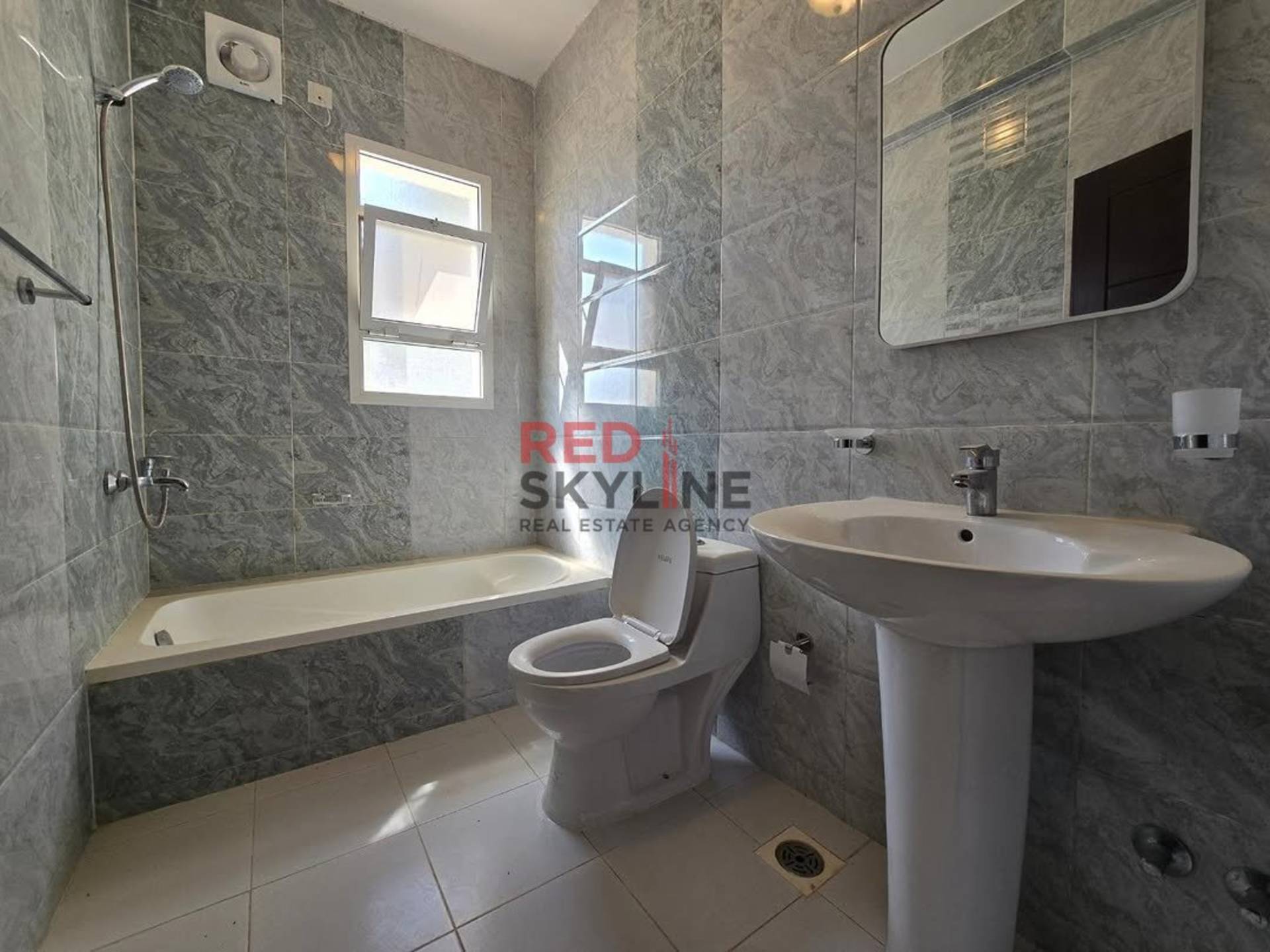 6 Bedroom Villa in Azaiba - Photo 8