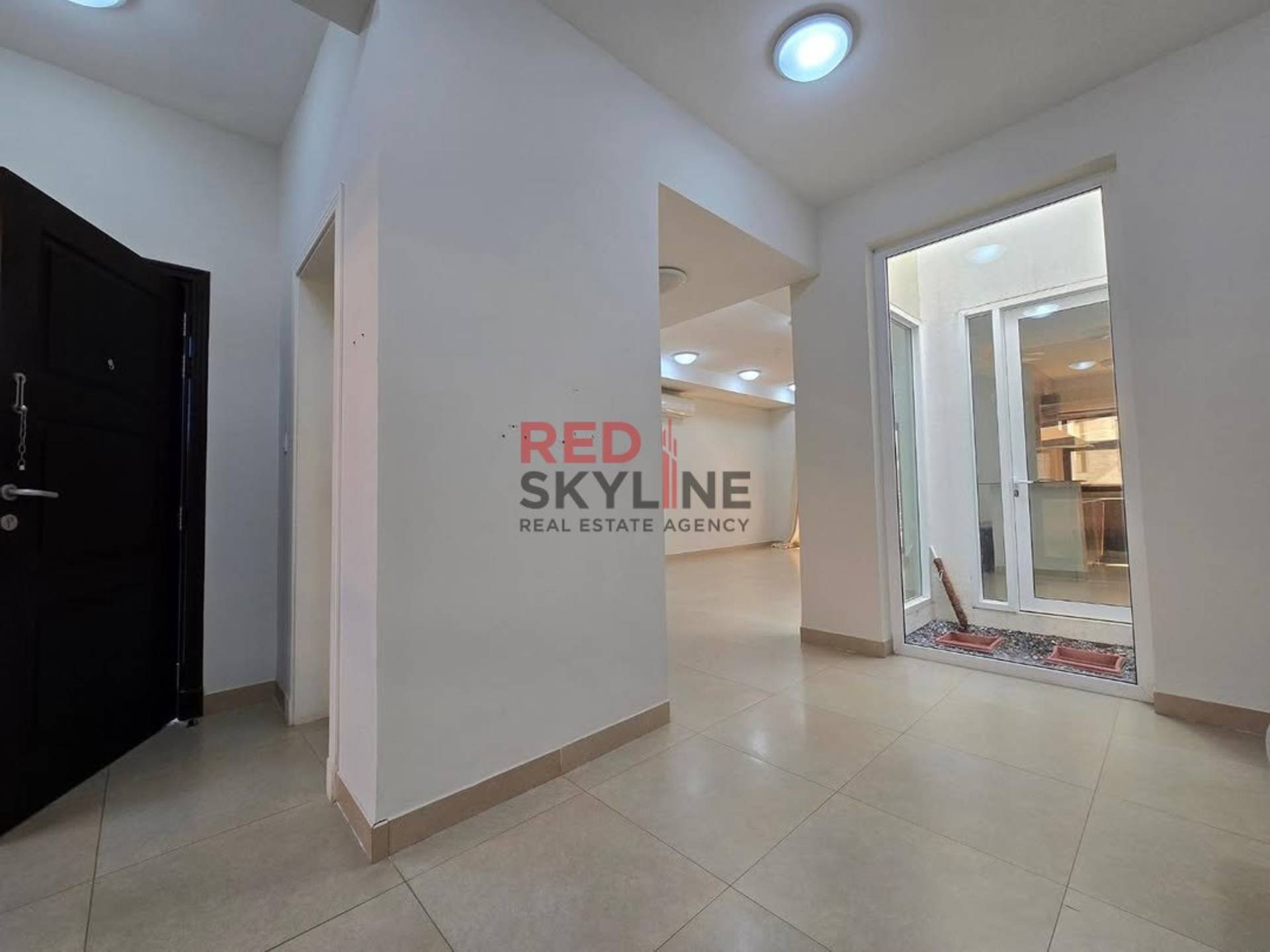4 Bedroom Villa in Madinat Al Ilam - Photo 2