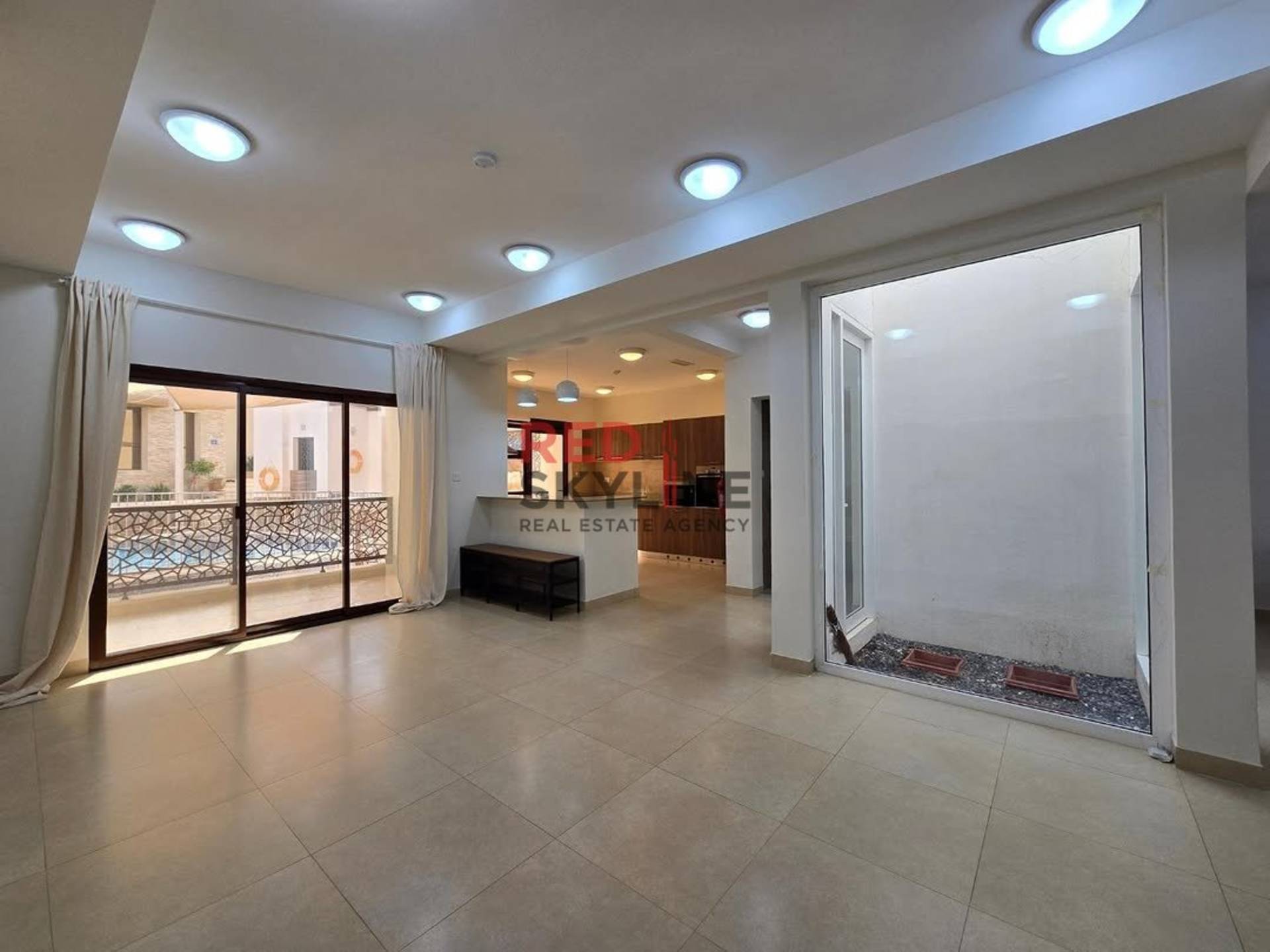 4 Bedroom Villa in Madinat Al Ilam - Photo 3