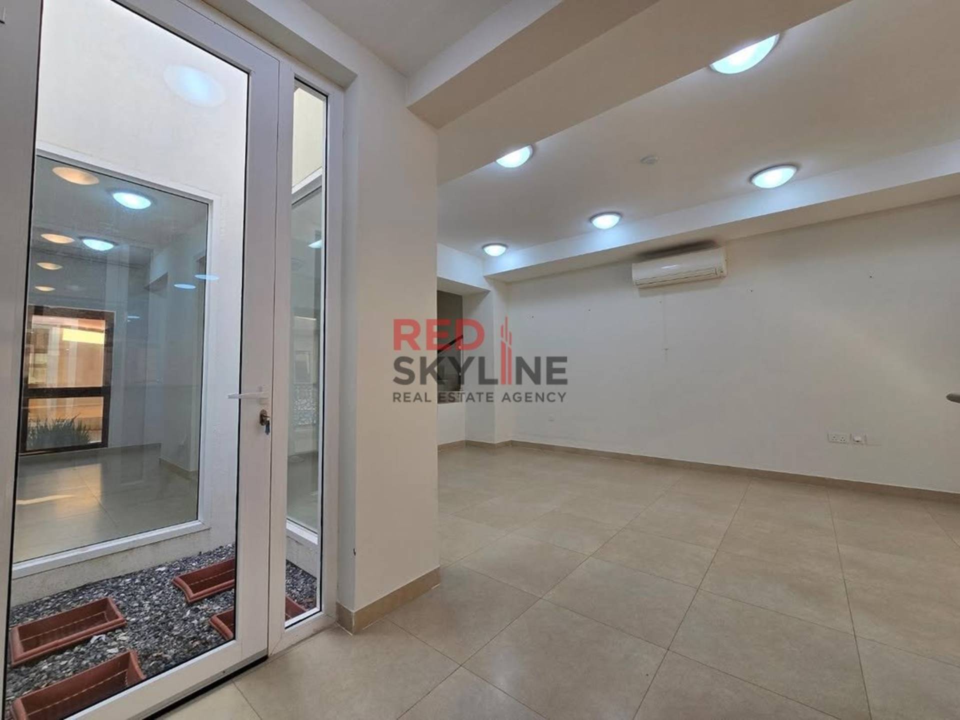 4 Bedroom Villa in Madinat Al Ilam - Photo 5