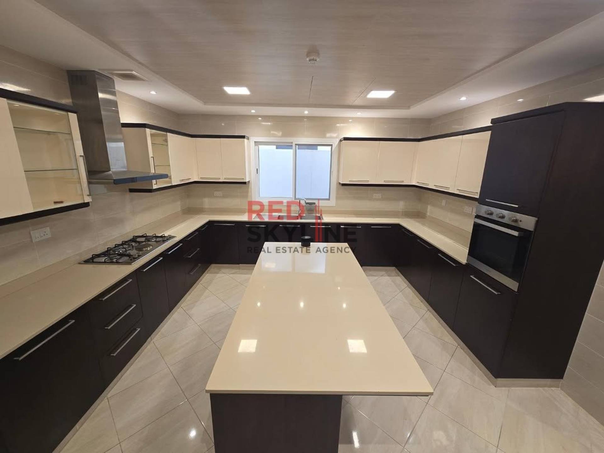 5 Bedroom Villa in Madinat Al Ilam - Photo 6