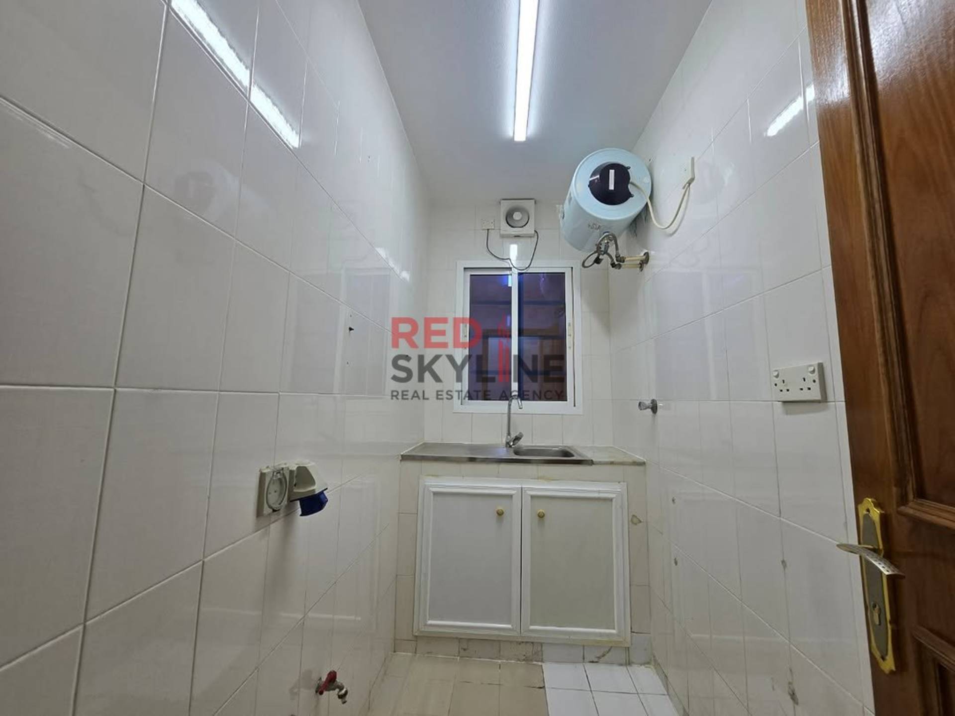 5 Bedroom Villa in Athaiba - Photo 7