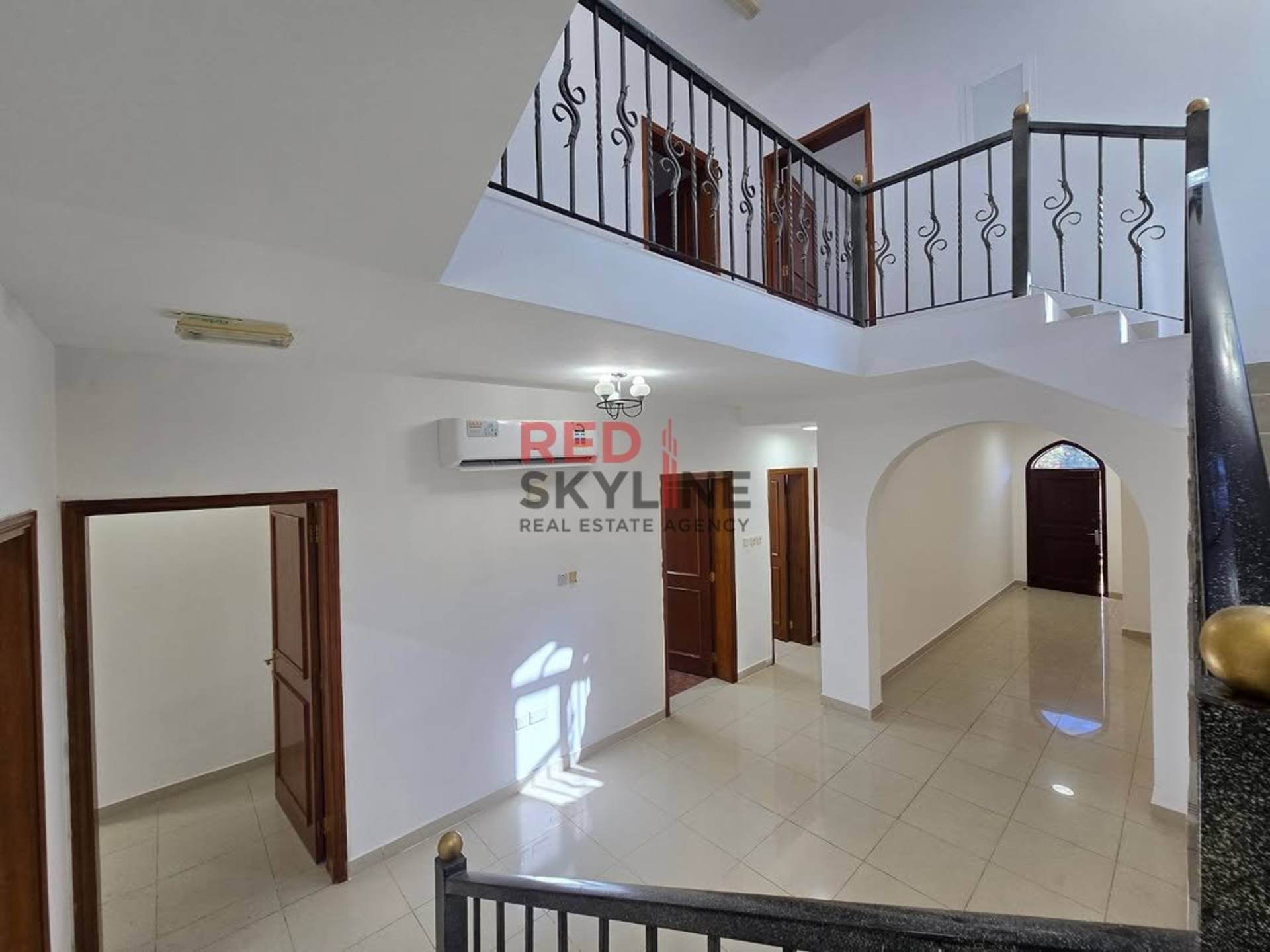 5 Bedroom Villa in Athaiba - Photo 10