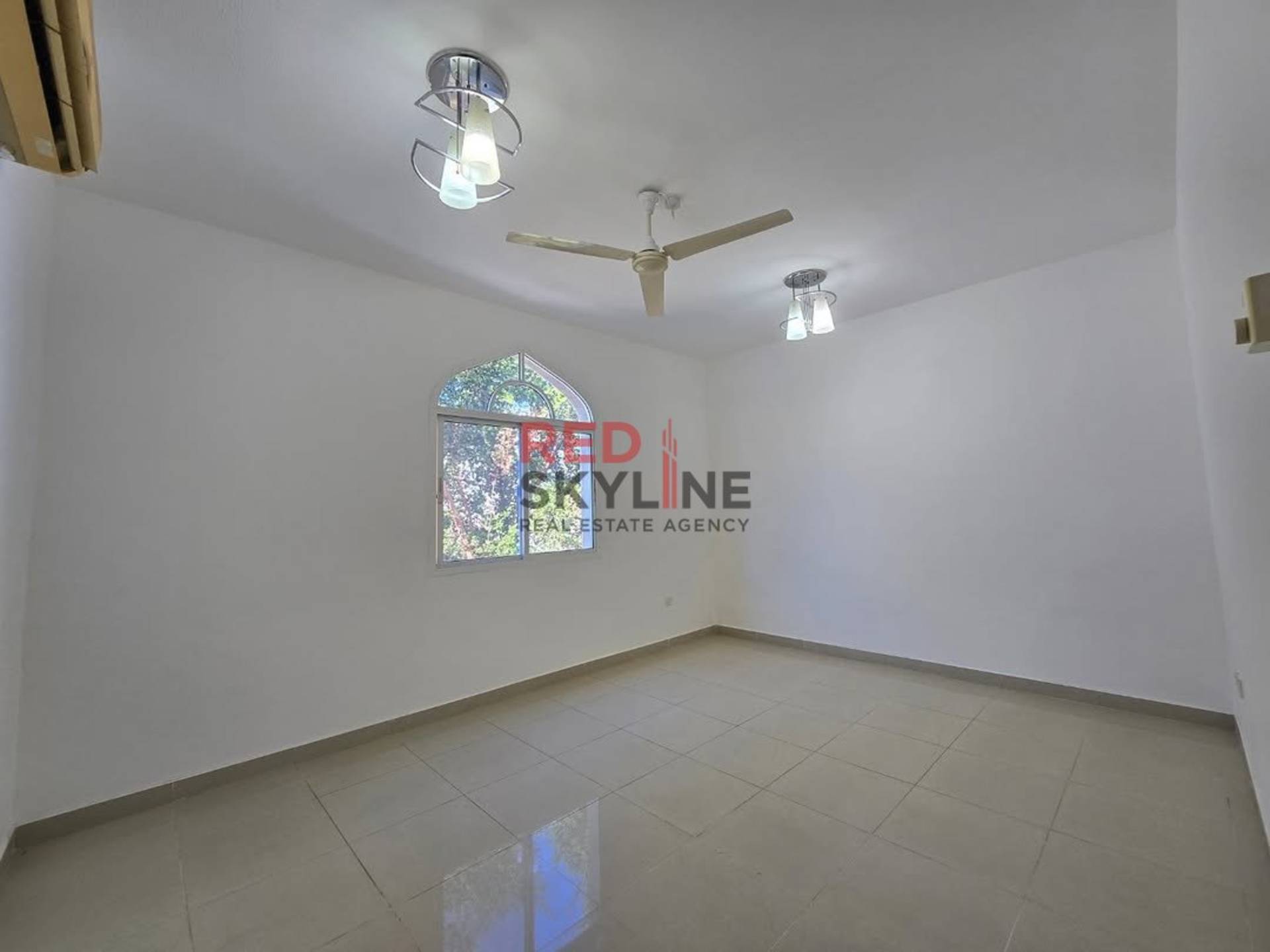 5 Bedroom Villa in Athaiba - Photo 16