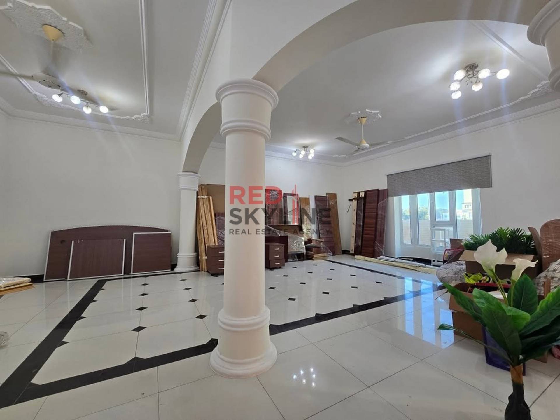 5 Bedroom Villa in Azaiba - Photo 2
