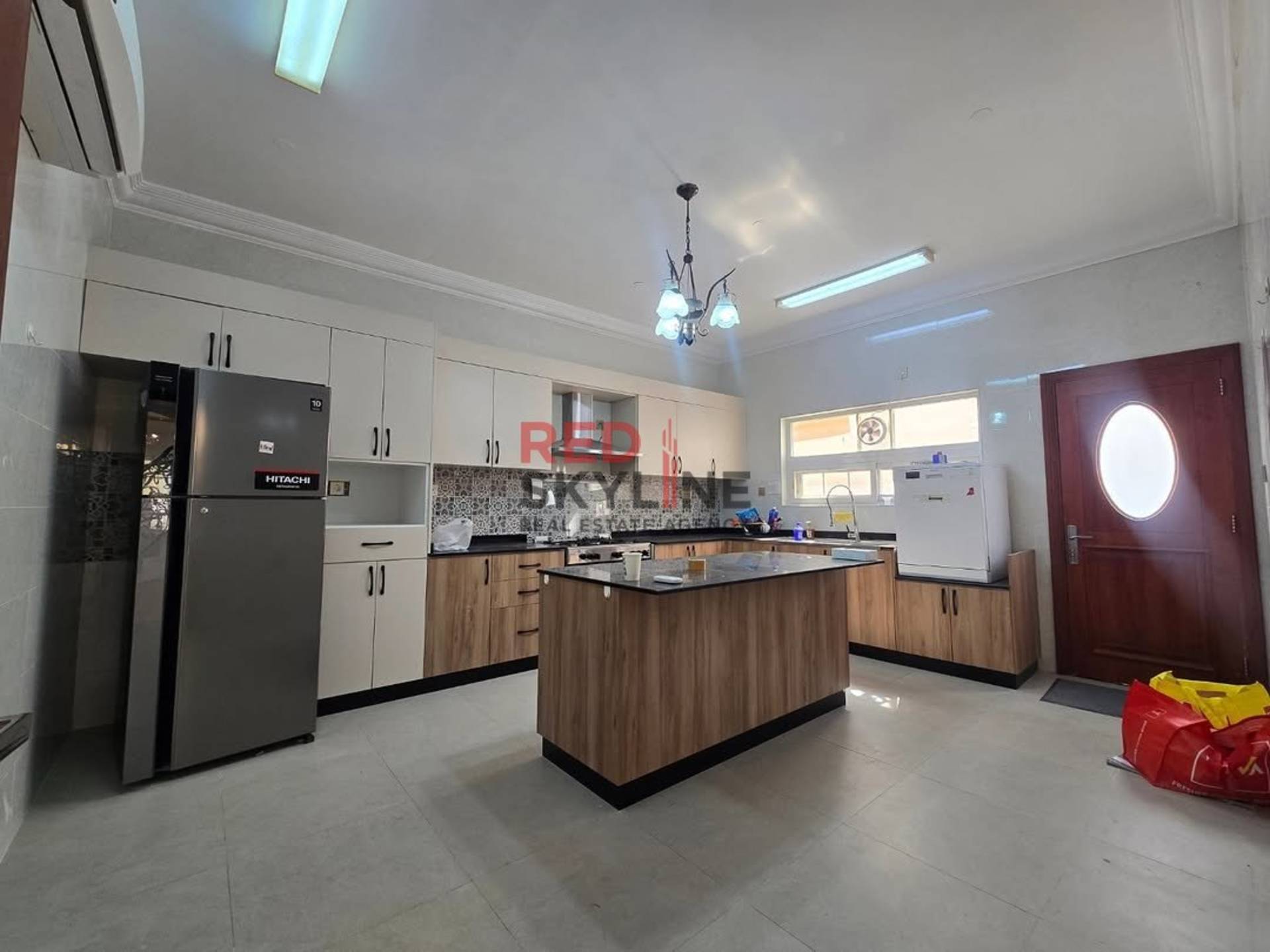5 Bedroom Villa in Athaiba - Photo 5