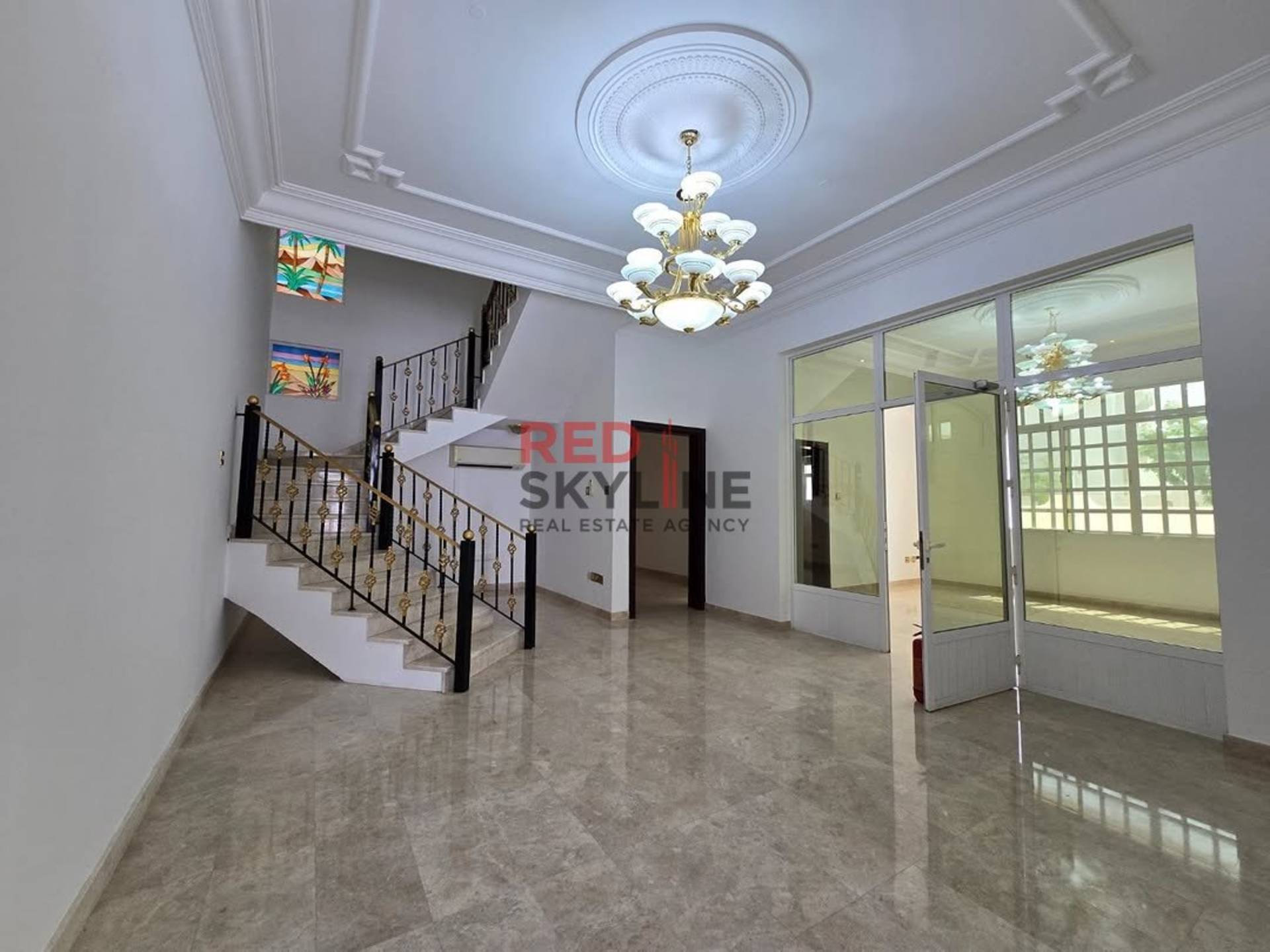 5 Bedroom Villa in Madinat Al Ilam - Photo 2
