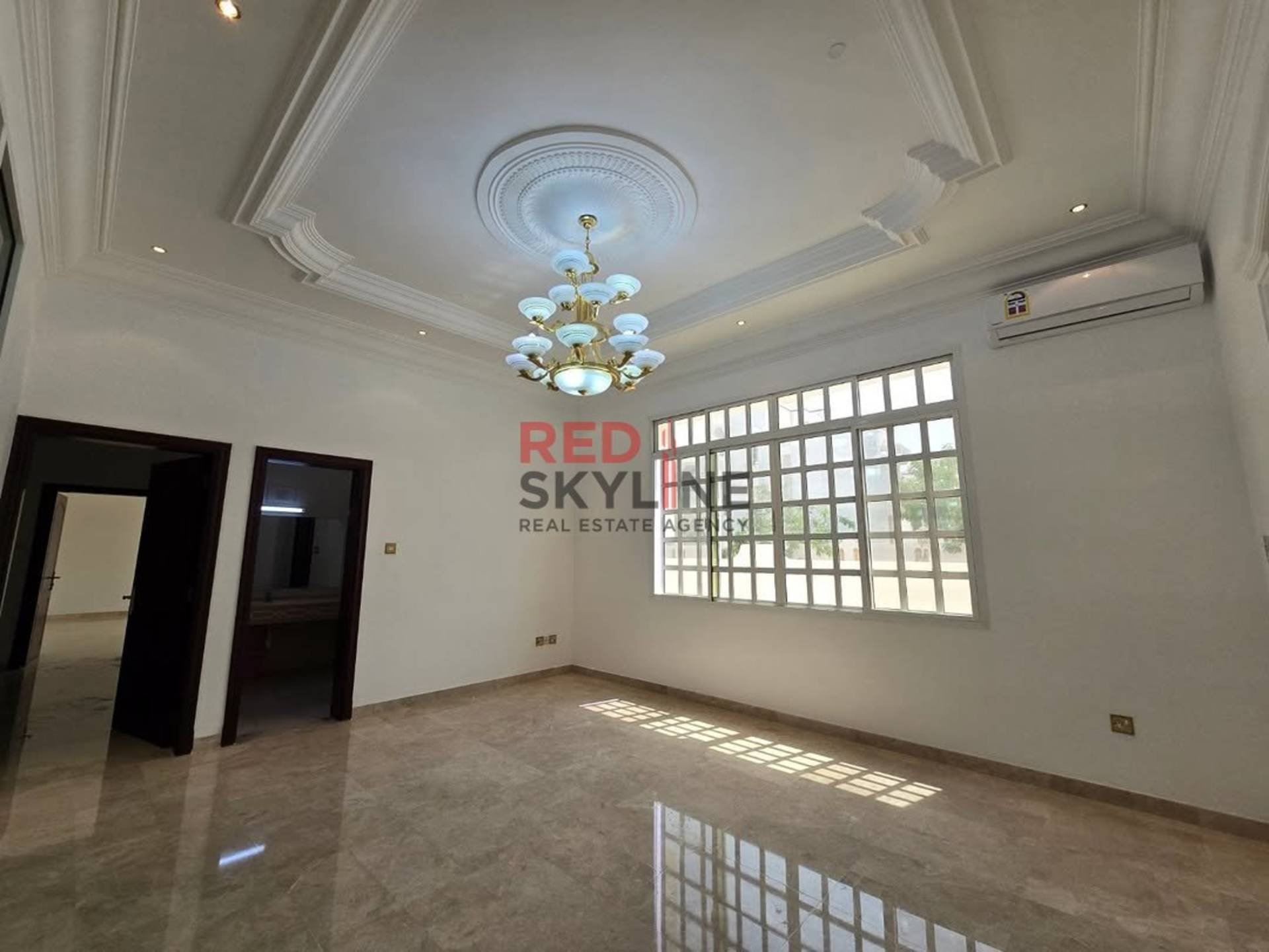 5 Bedroom Villa in Madinat Al Ilam - Photo 4