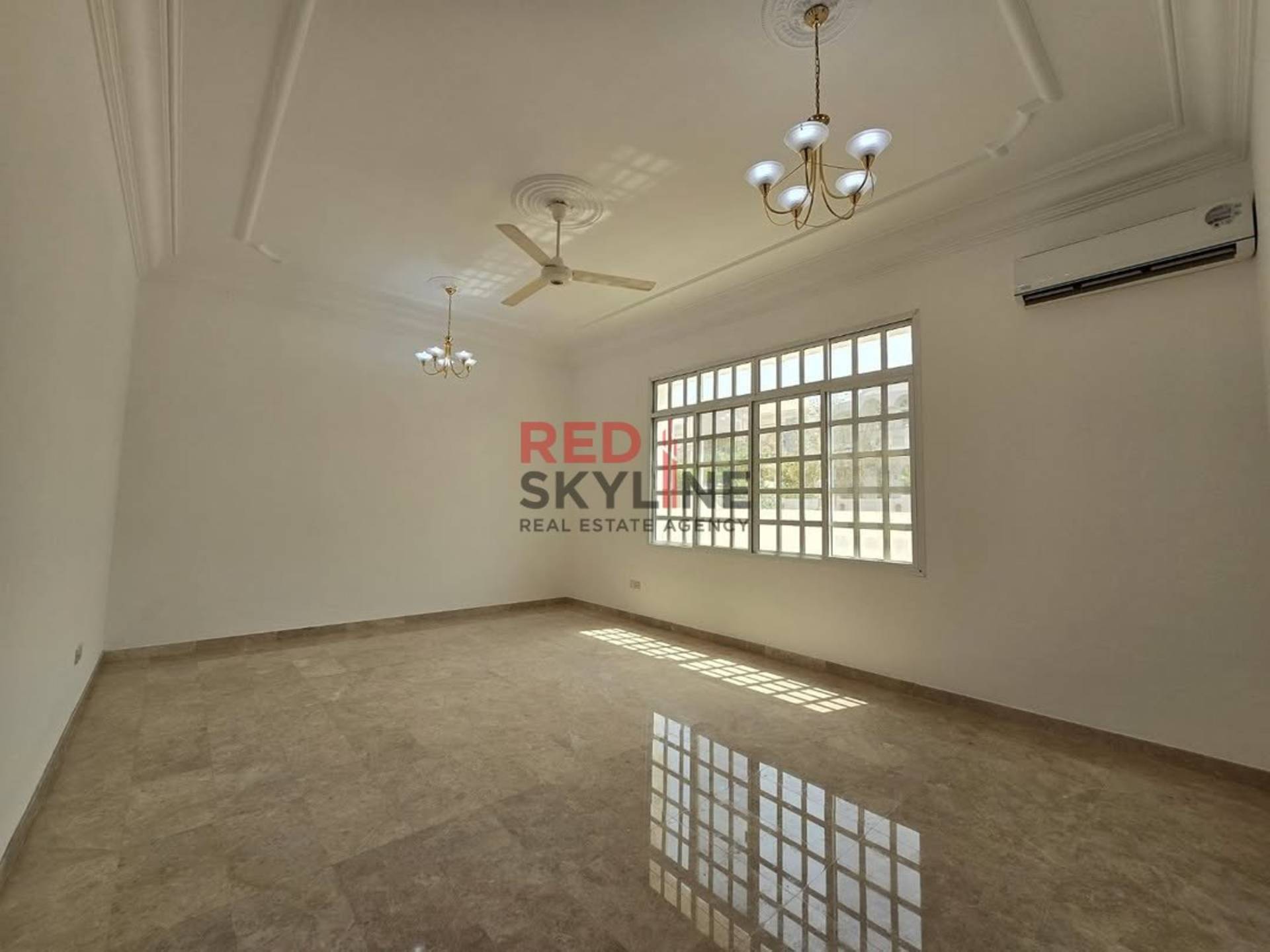 5 Bedroom Villa in Madinat Al Ilam - Photo 5