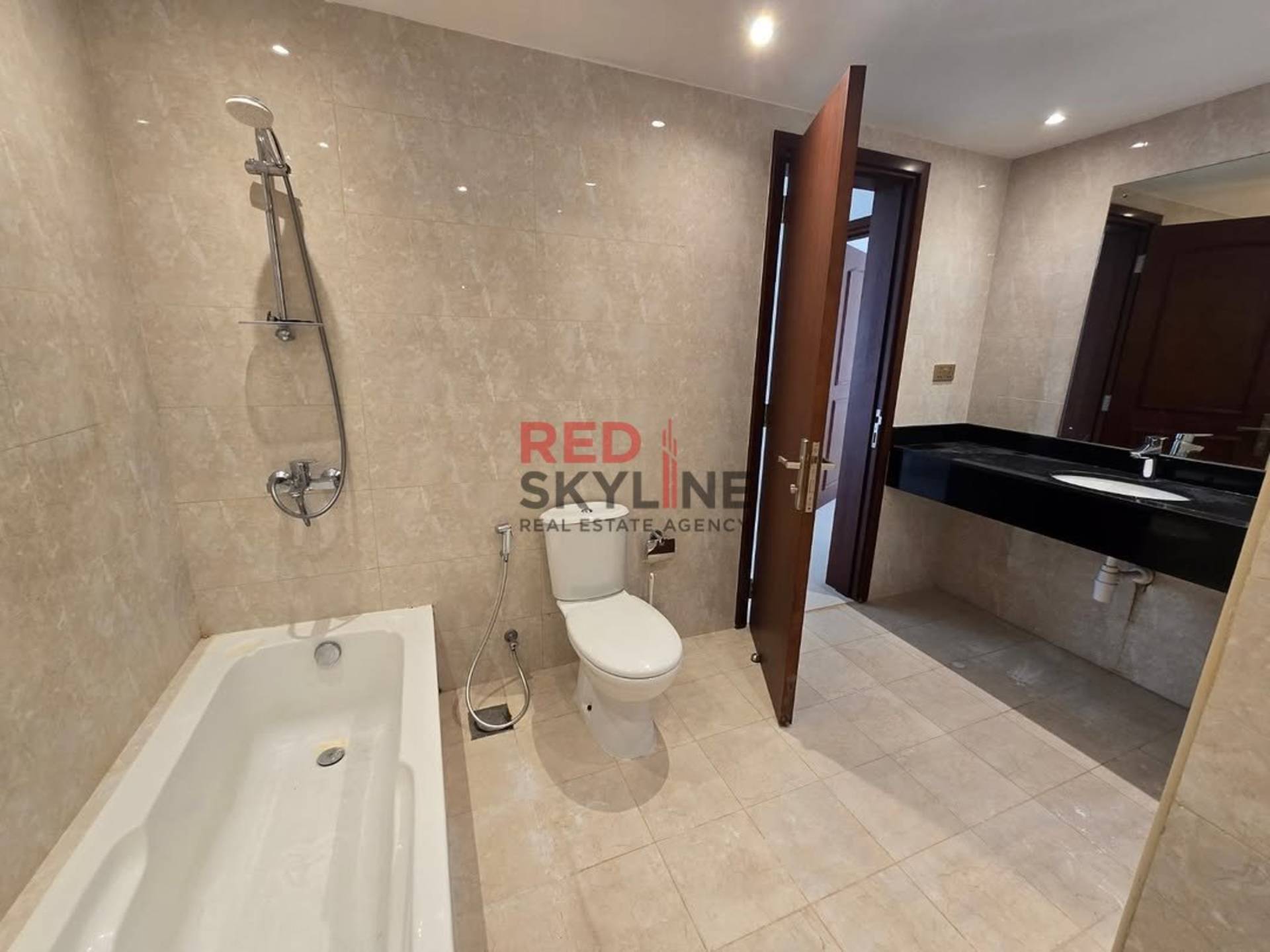 2 Bedroom Apartment in Madinat Al Ilam - Photo 8