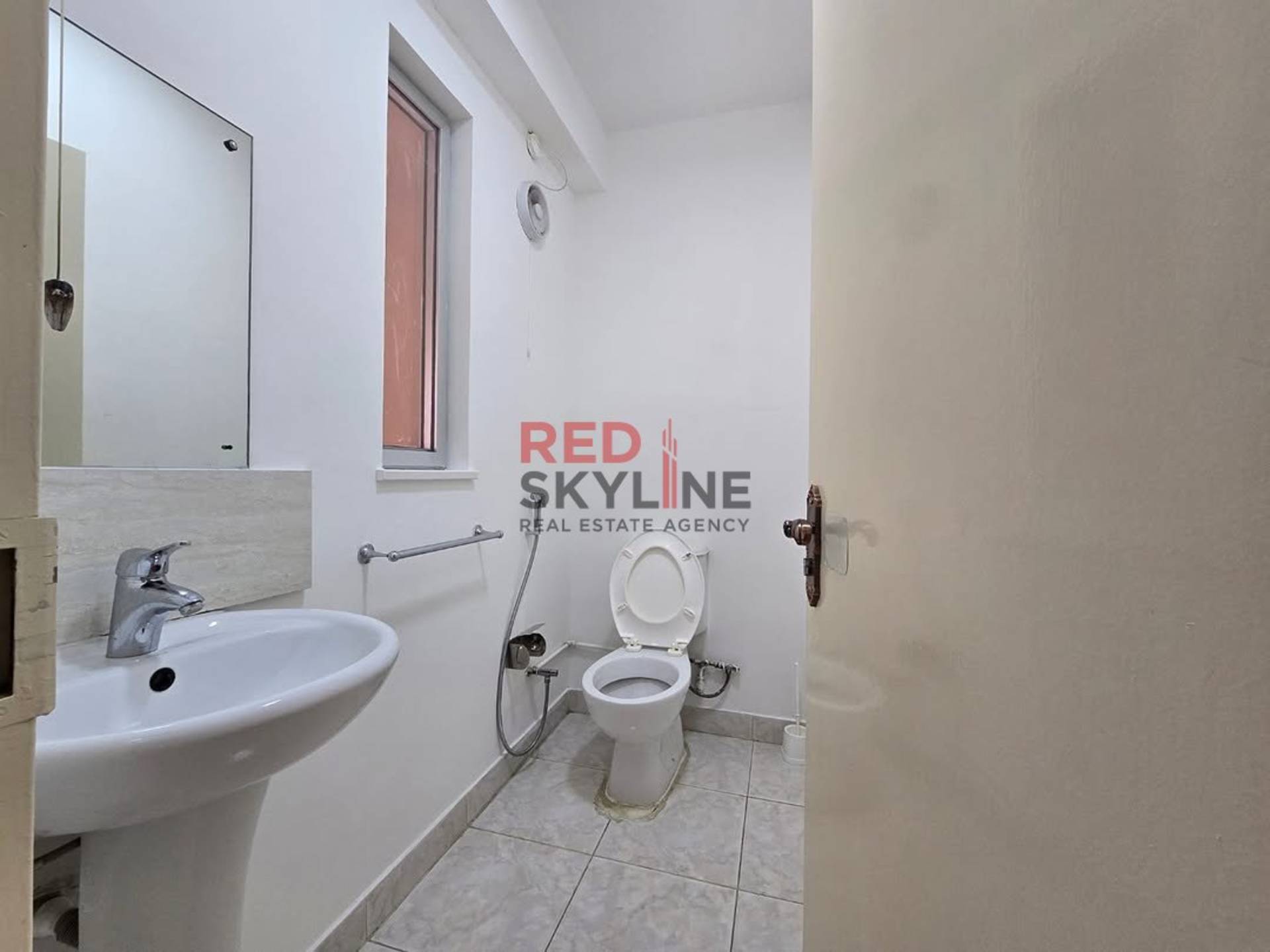 3 Bedroom Townhouse in Madinat Al Sultan Qaboos - Photo 4