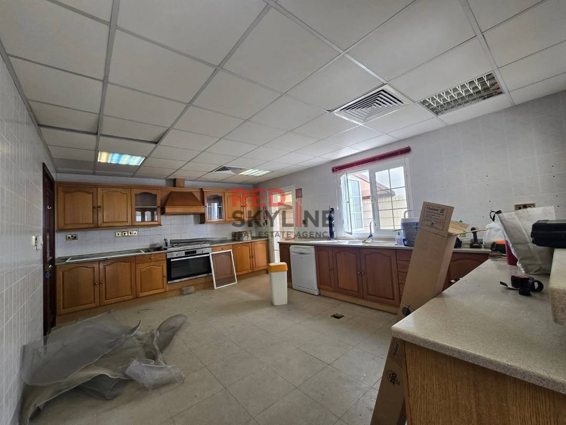 5 Bedroom Villa in Madinat Al Ilam - Photo 7