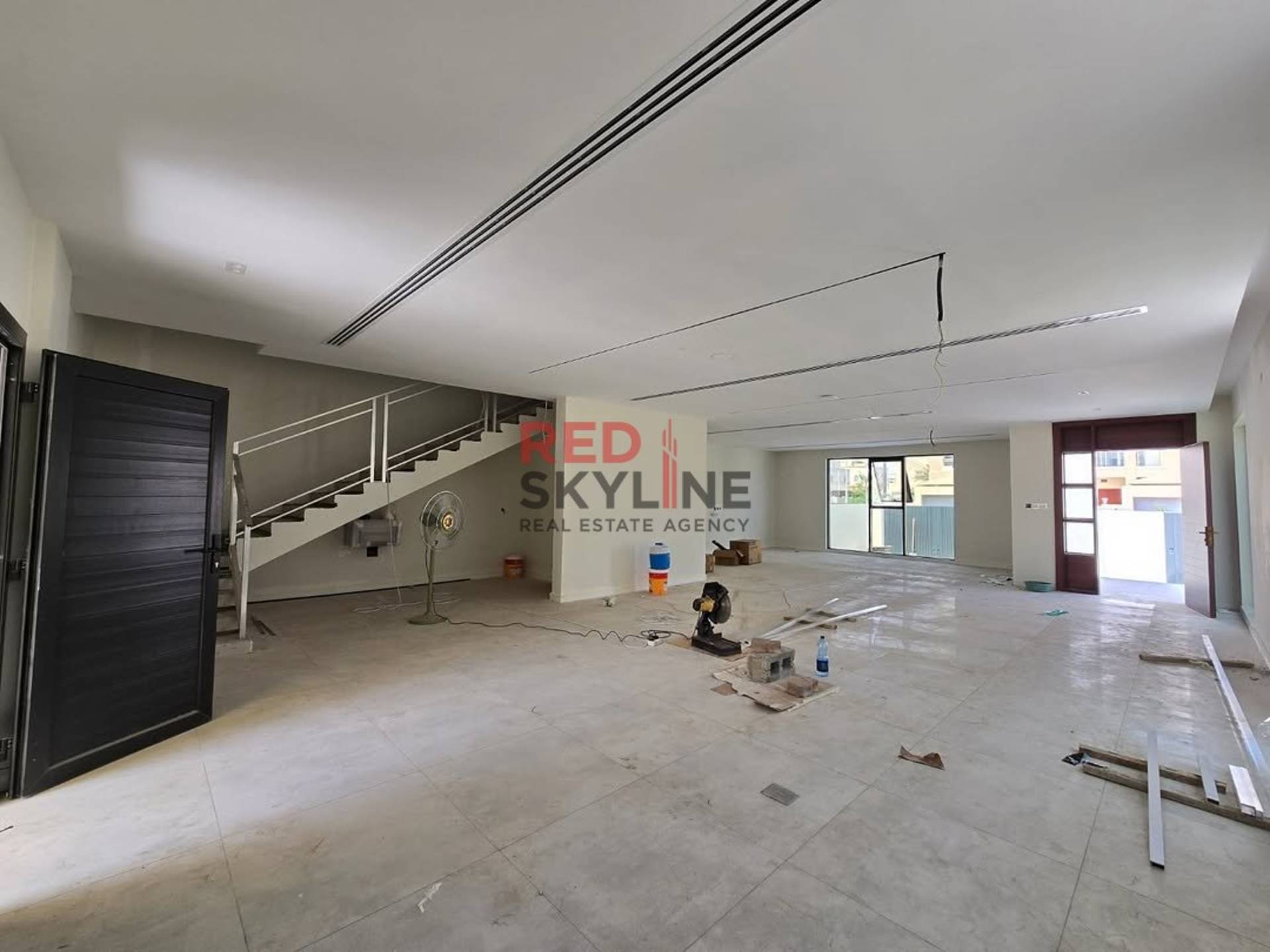 4 Bedroom Villa in Athaiba - Photo 3
