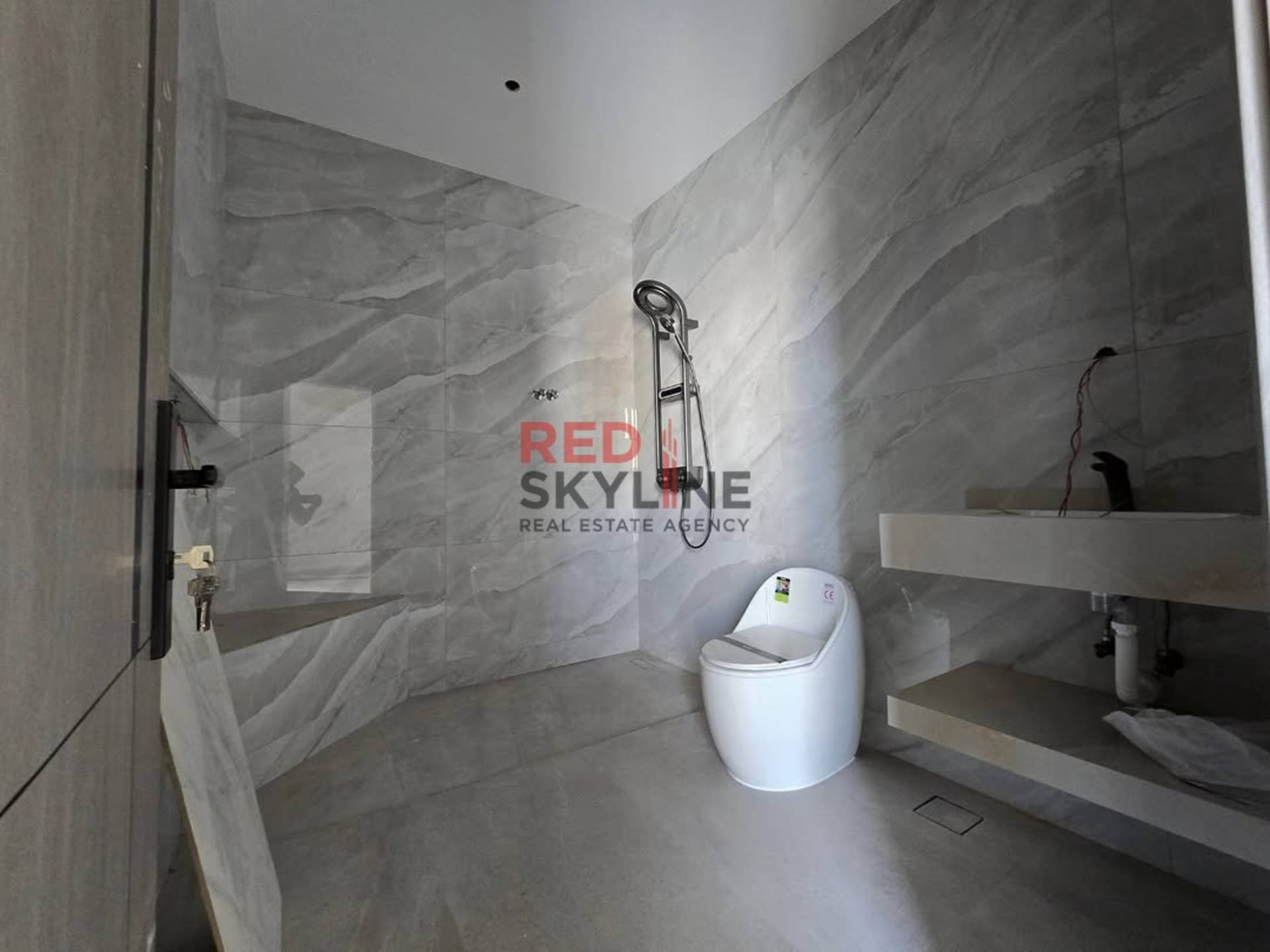 4 Bedroom Villa in Athaiba - Photo 5