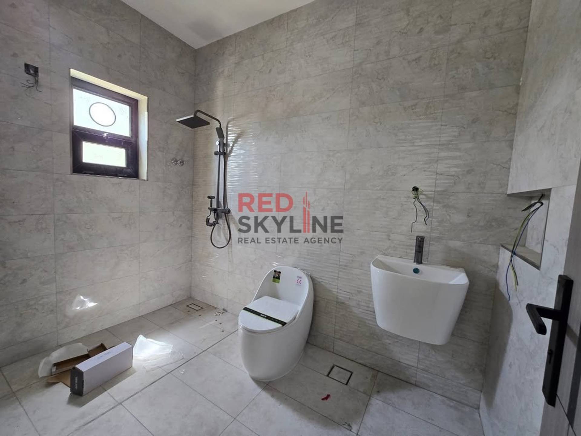 4 Bedroom Villa in Athaiba - Photo 10