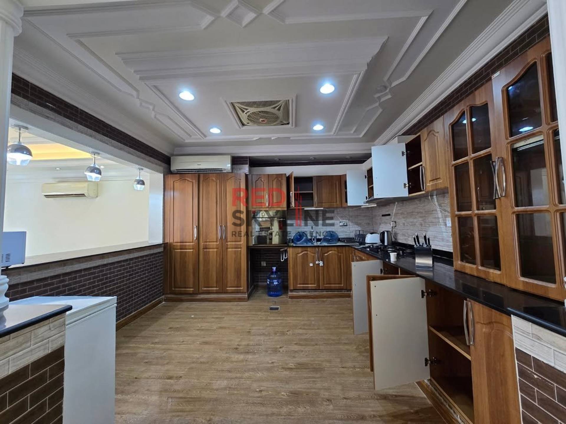 5 Bedroom Villa in Athaiba - Photo 2