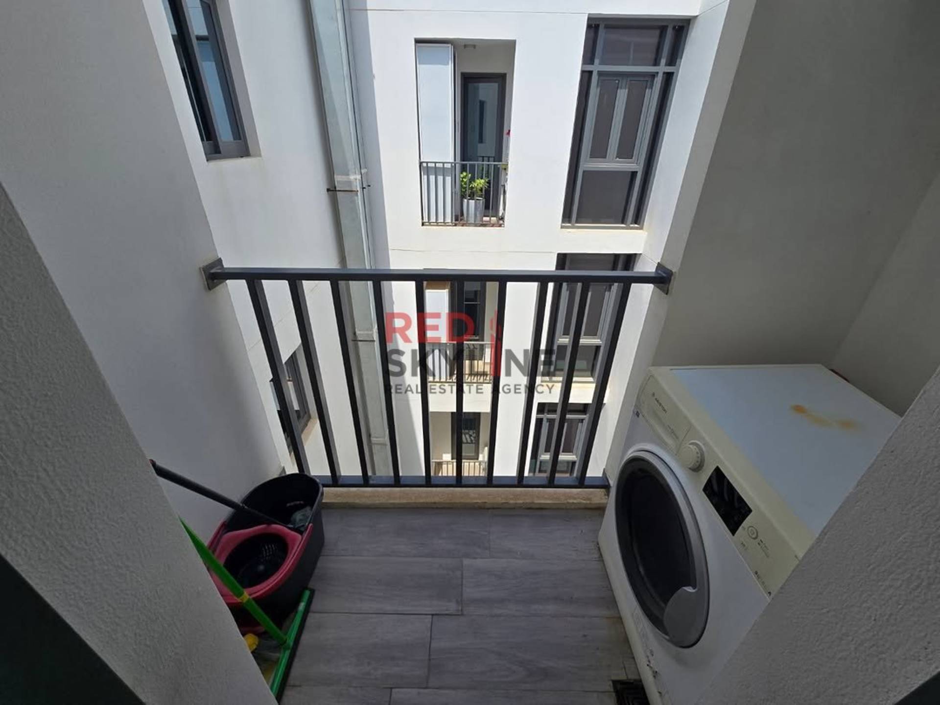 1 Bedroom Penthouse in Muscat Hills - Photo 4