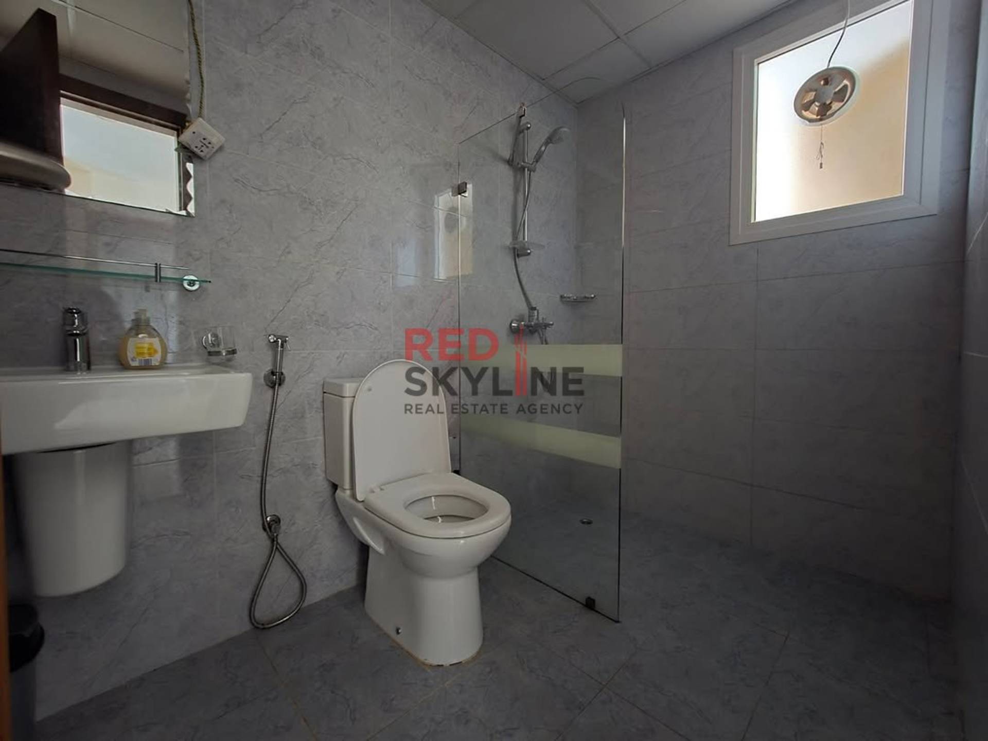 2 Bedroom Apartment in Al Ghubrah - Photo 6