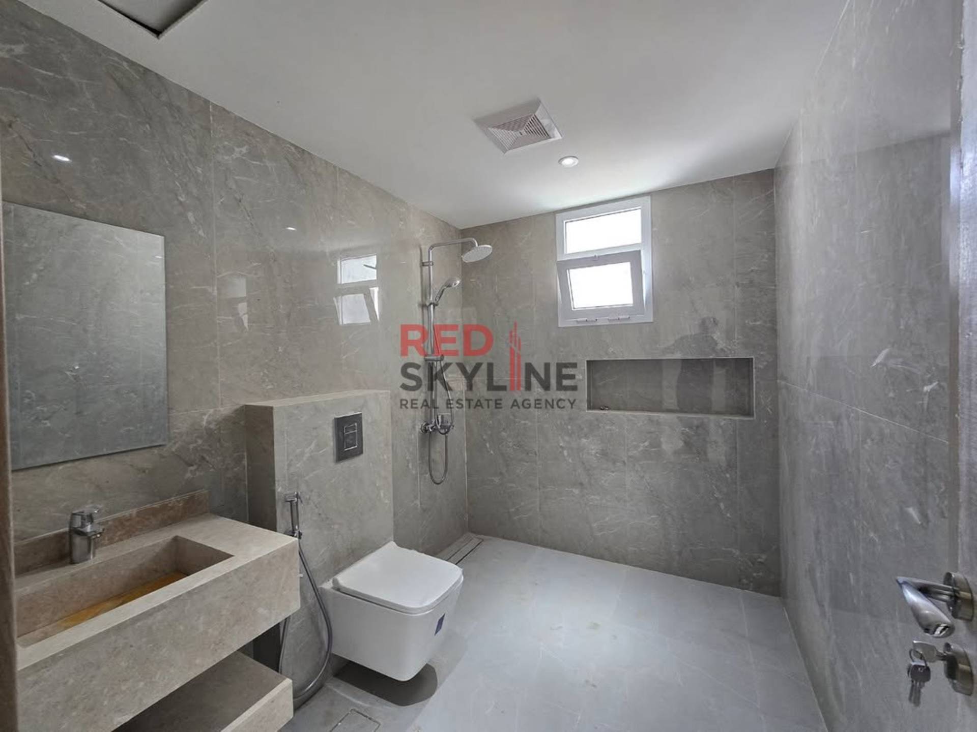 7 Bedroom Villa in Athaiba - Photo 9