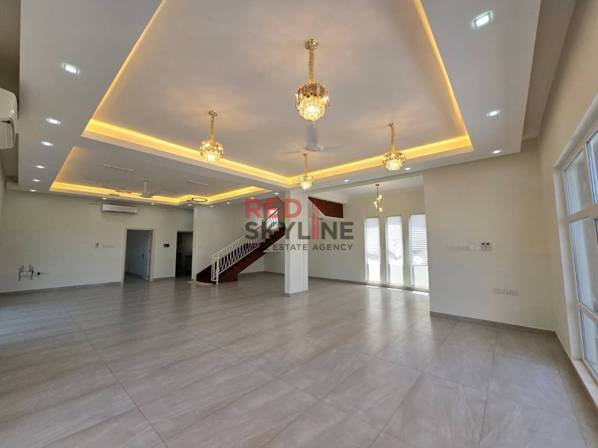 5 Bedroom Villa in Athaiba - Photo 3