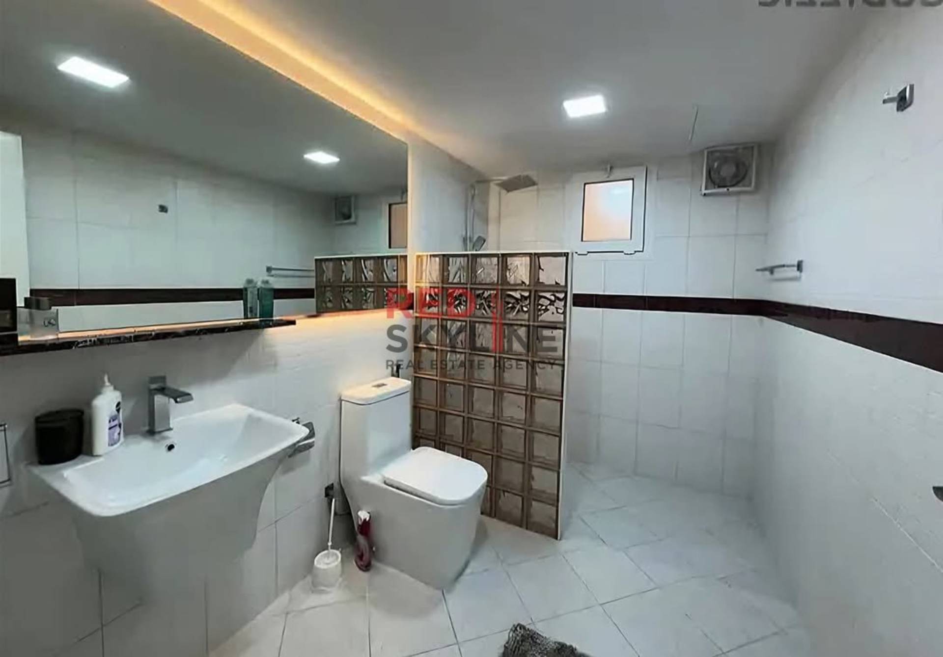 5 Bedroom Villa in Athaiba - Photo 7