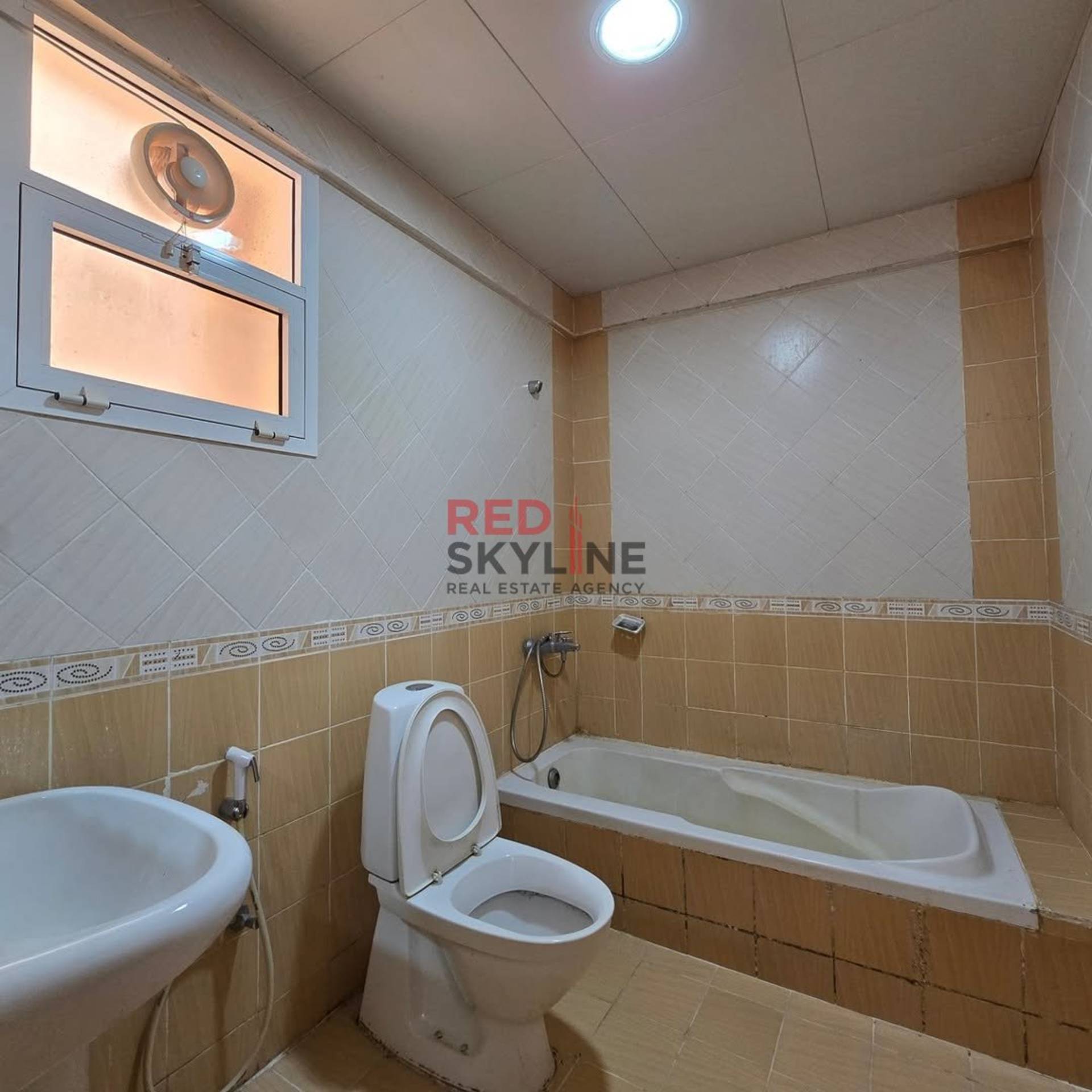 1 Bedroom Apartment in Al Ghubrah - Photo 5