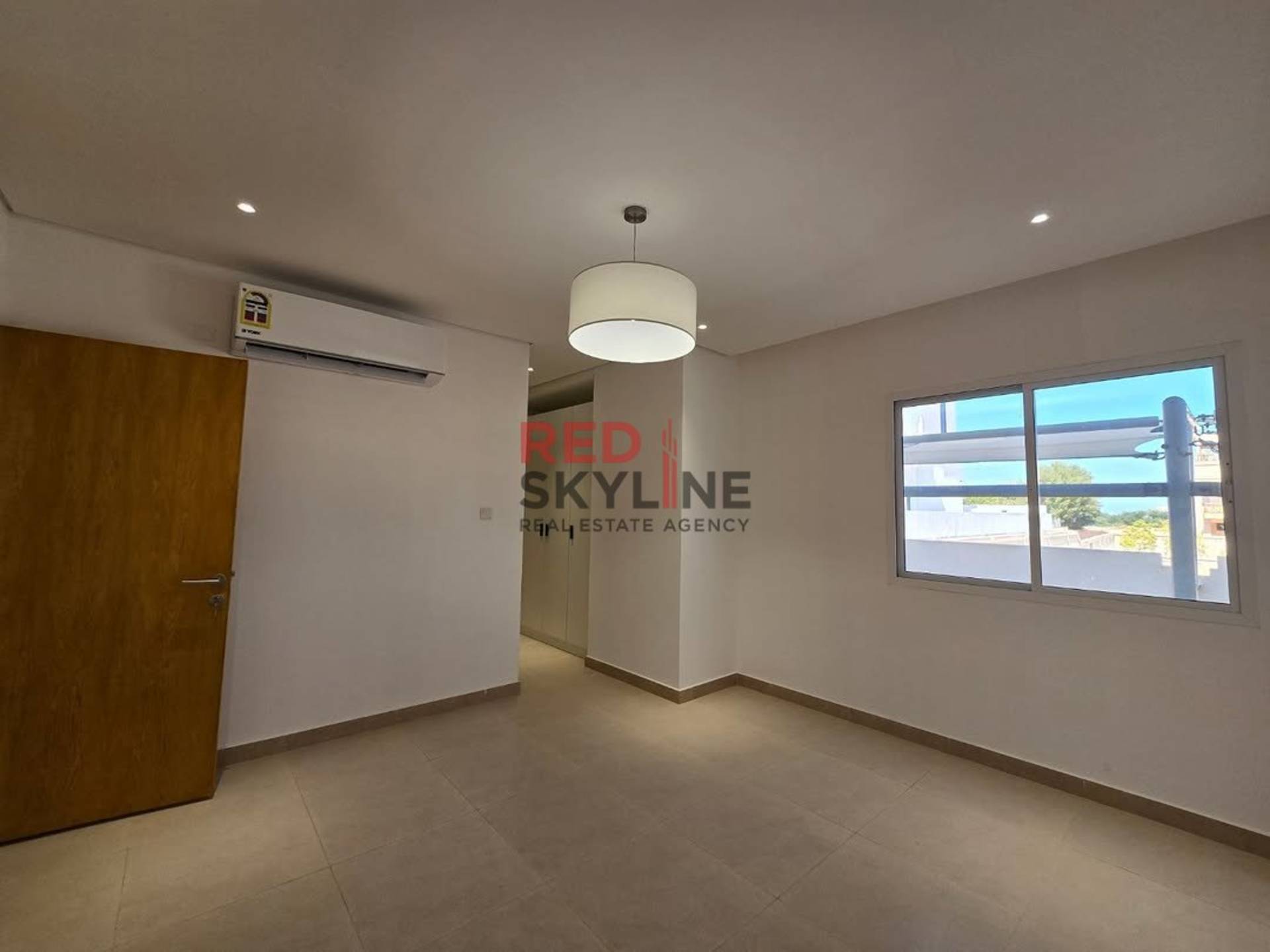 4 Bedroom Villa in Madinat Al Ilam - Photo 3