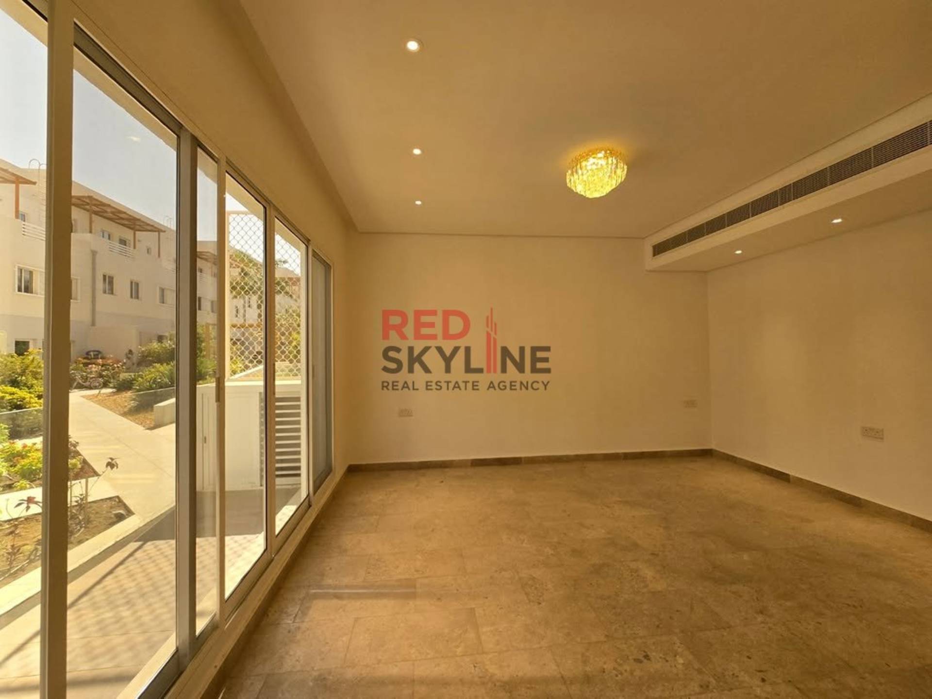 4 Bedroom Villa in Madinat Al Ilam - Photo 5