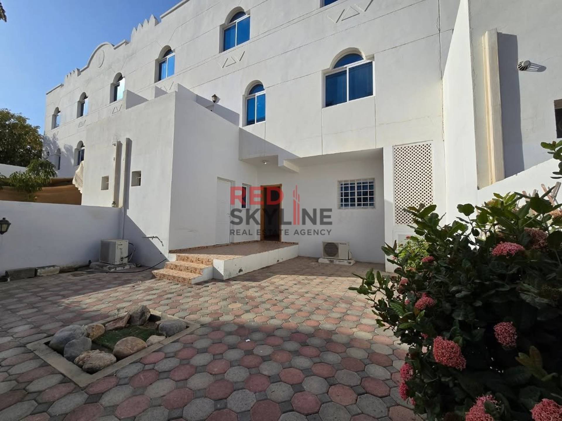 5 Bedroom Villa in Athaiba - Photo 5