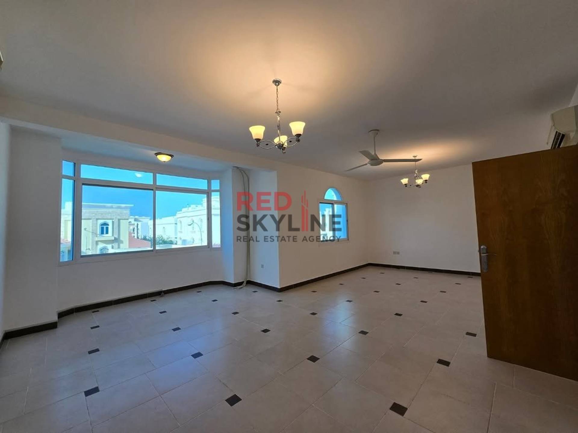 5 Bedroom Villa in Athaiba - Photo 9