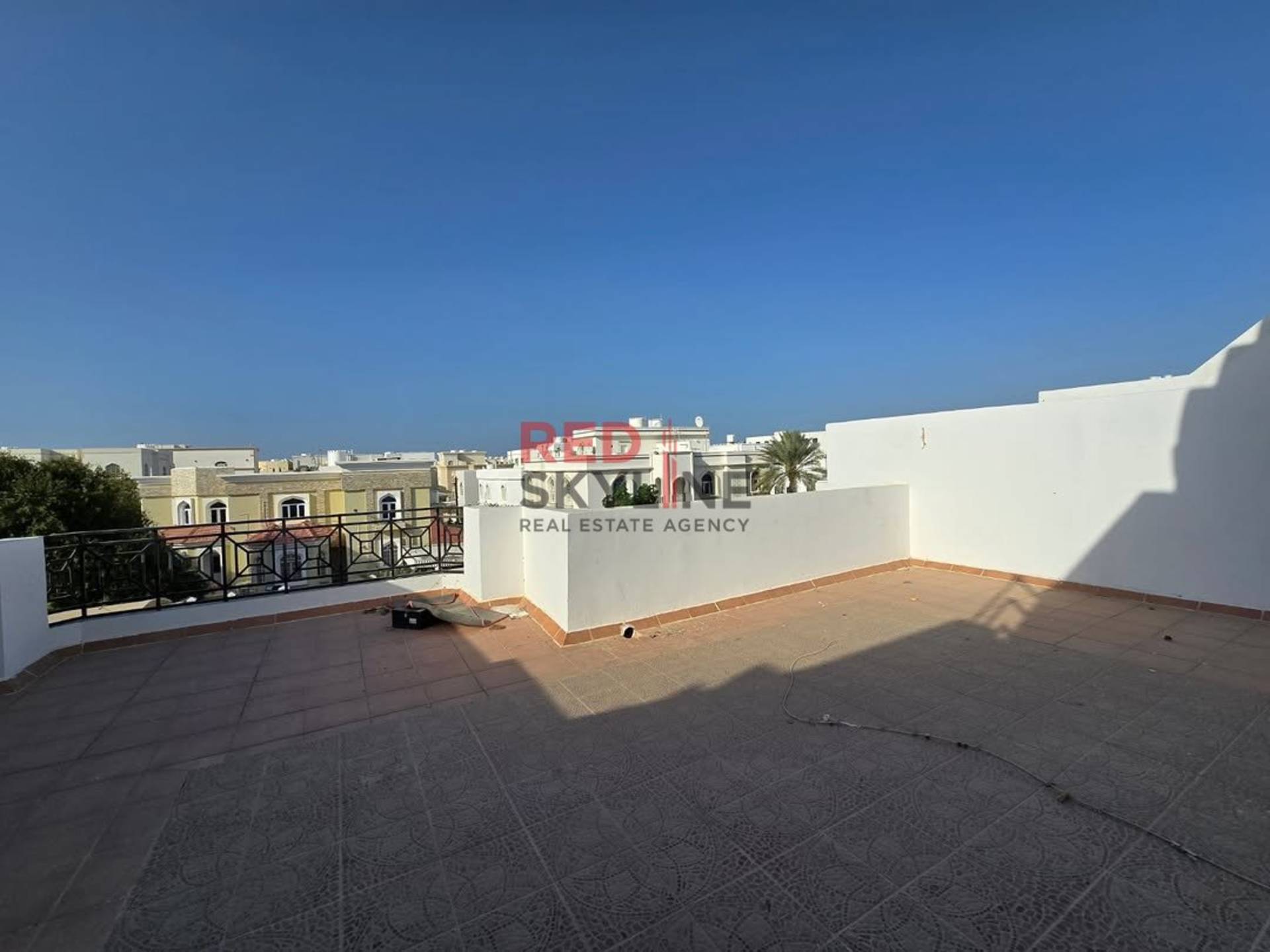 5 Bedroom Villa in Athaiba - Photo 16