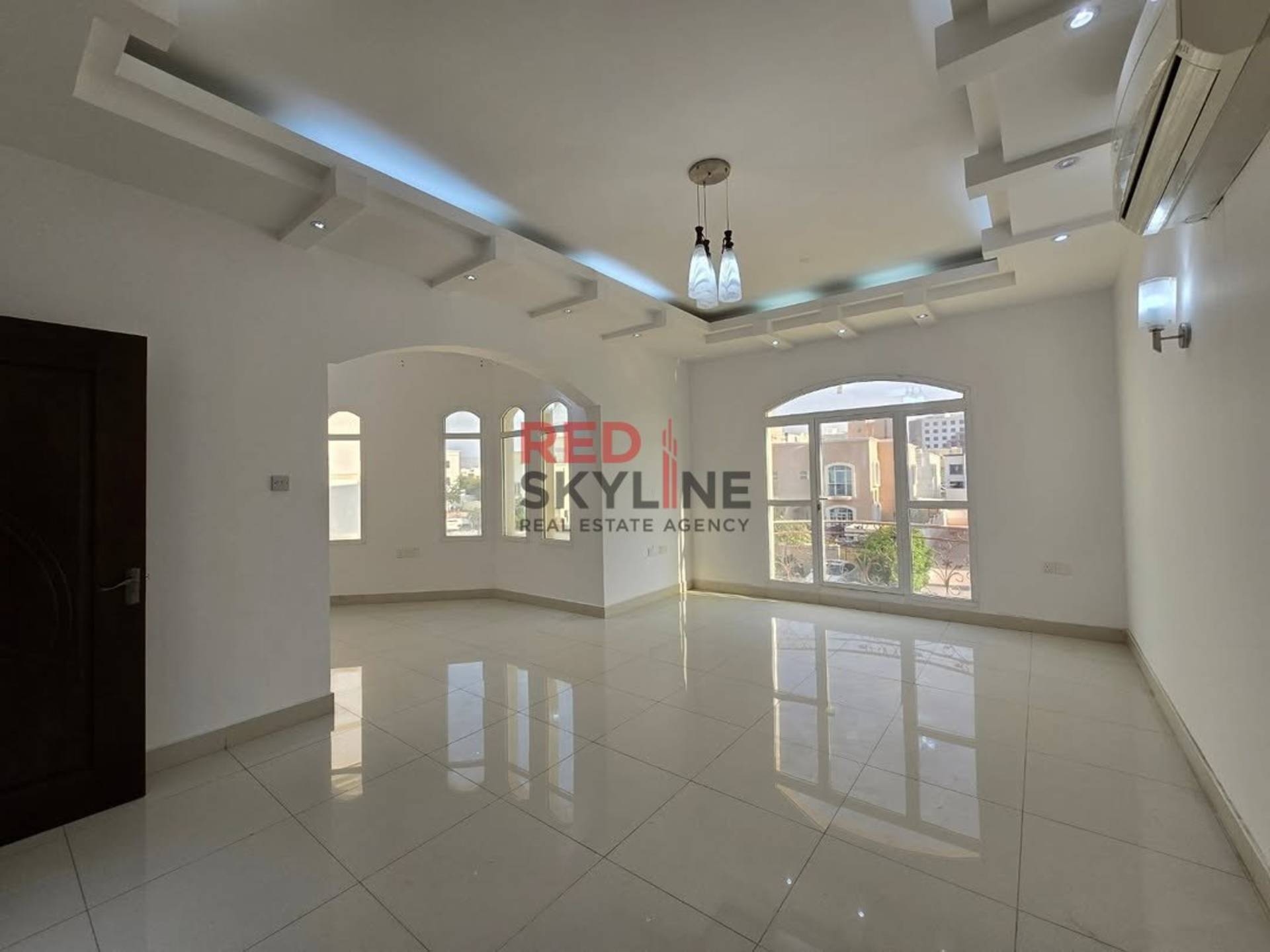 6 Bedroom Villa in Athaiba - Photo 3