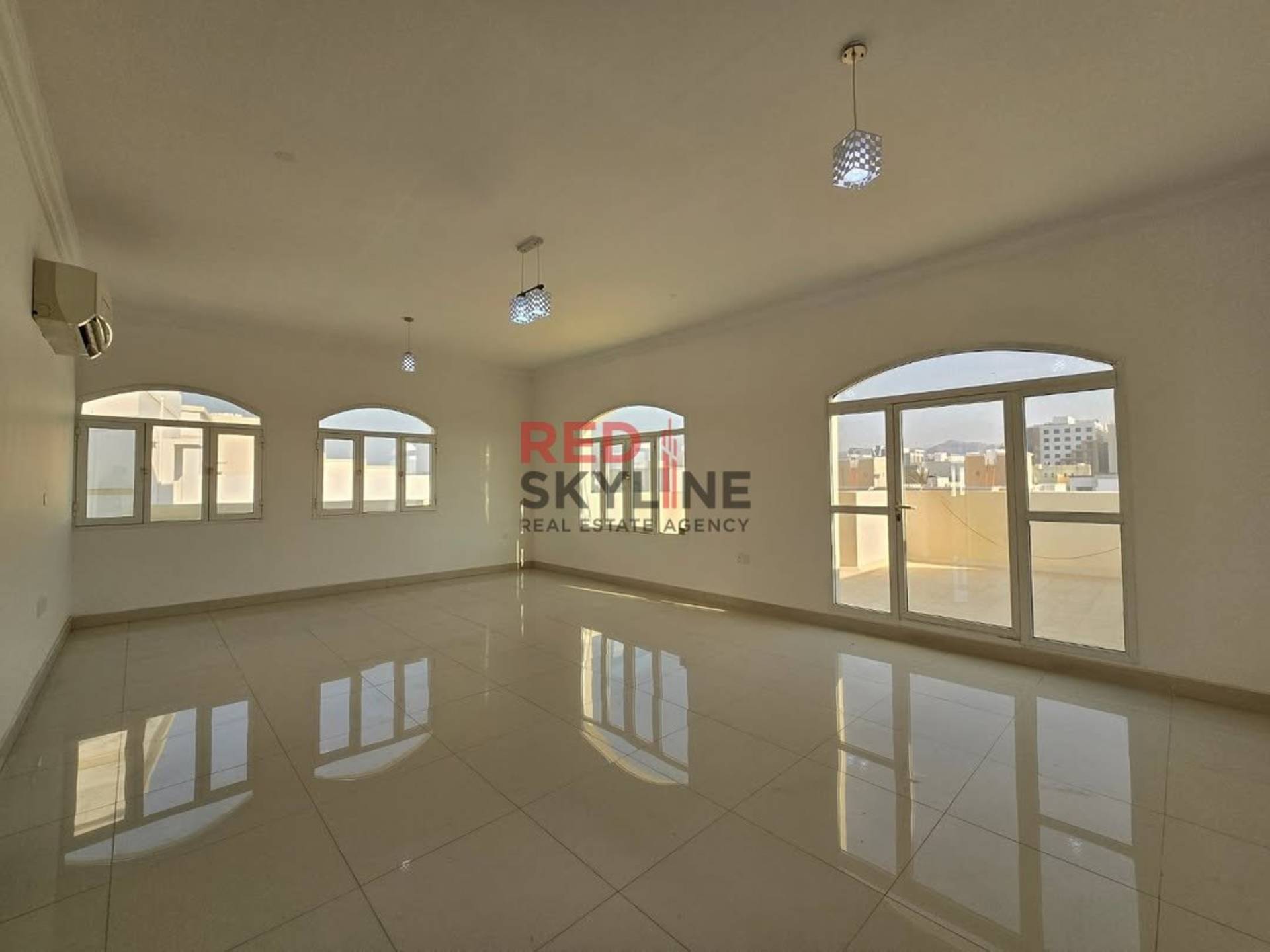 6 Bedroom Villa in Athaiba - Photo 9
