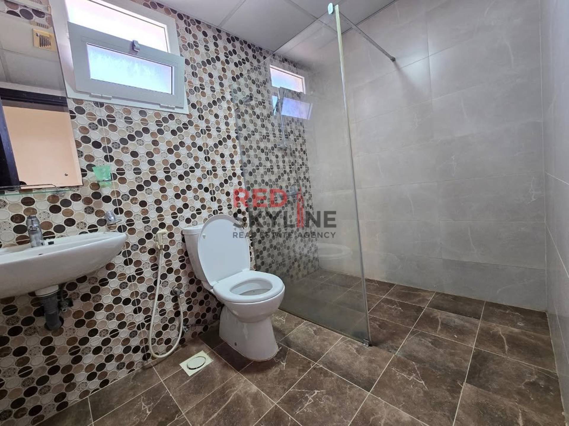 5 Bedroom Villa in Athaiba - Photo 6
