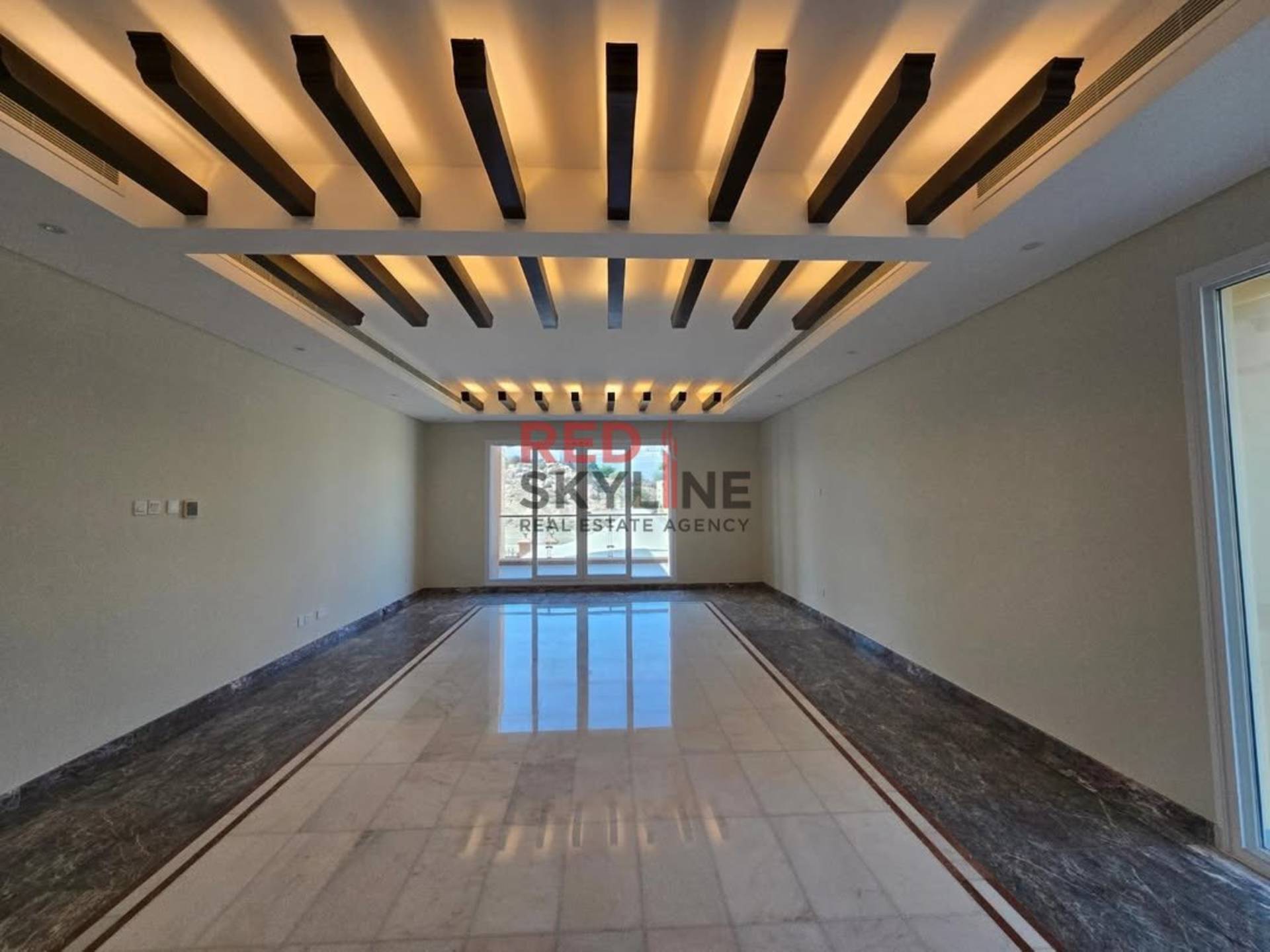 8 Bedroom Villa in Madinat Al Ilam - Photo 4