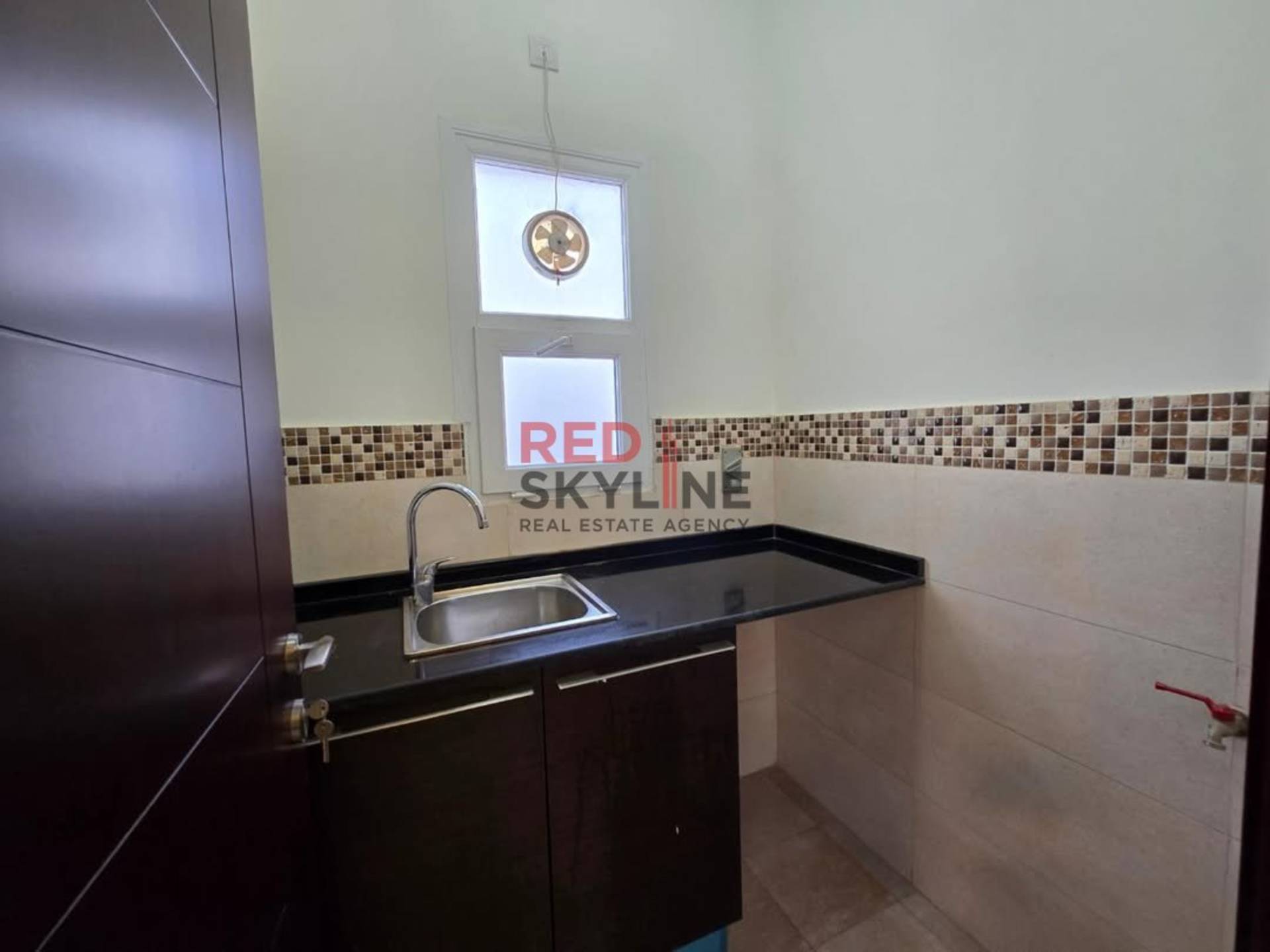 4 Bedroom Villa in Al Ghubrah - Photo 6