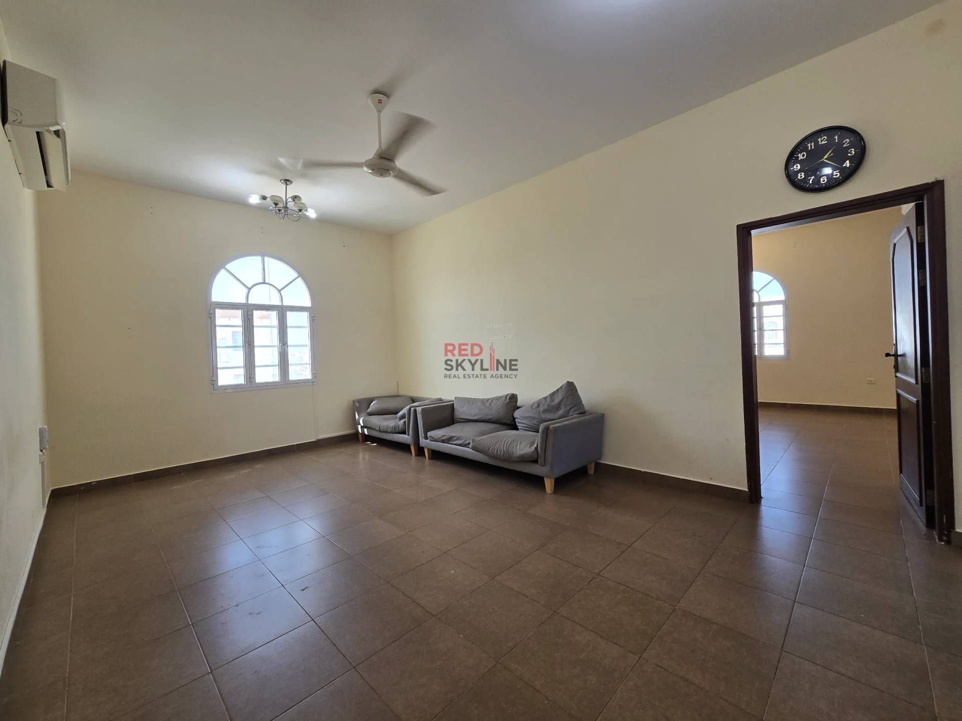 4 Bedroom Penthouse in Mawaleh South - Photo 2