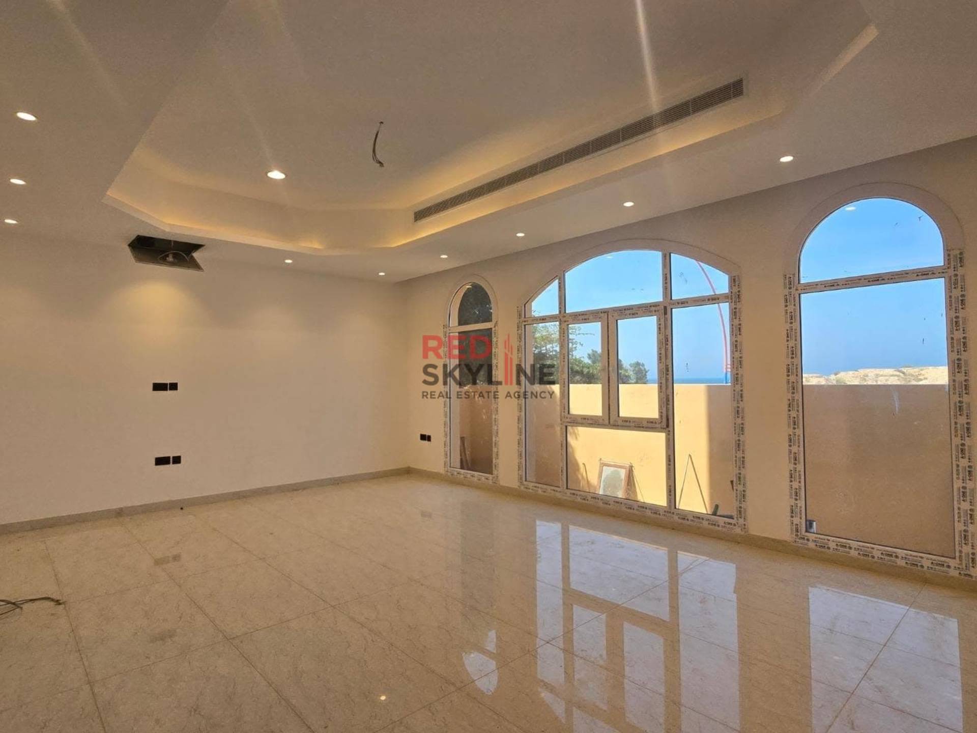5 Bedroom Townhouse in Azaiba - Photo 2