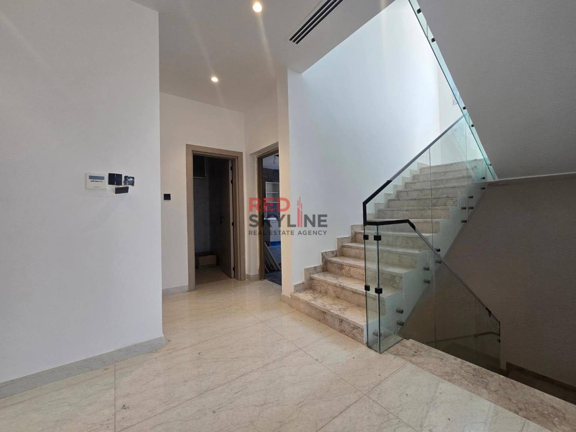 5 Bedroom Townhouse in Azaiba - Photo 3