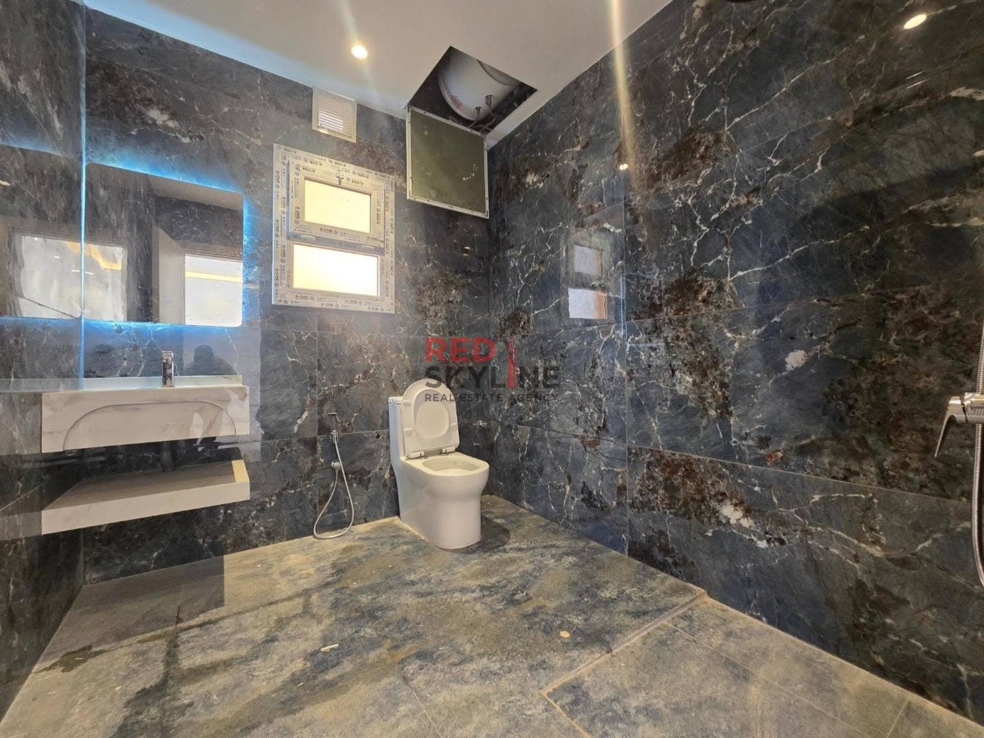 5 Bedroom Townhouse in Azaiba - Photo 8
