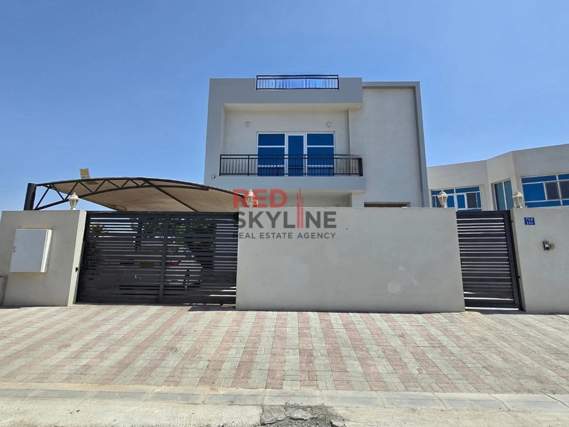 5 Bedroom Villa in Athaiba - Photo 1