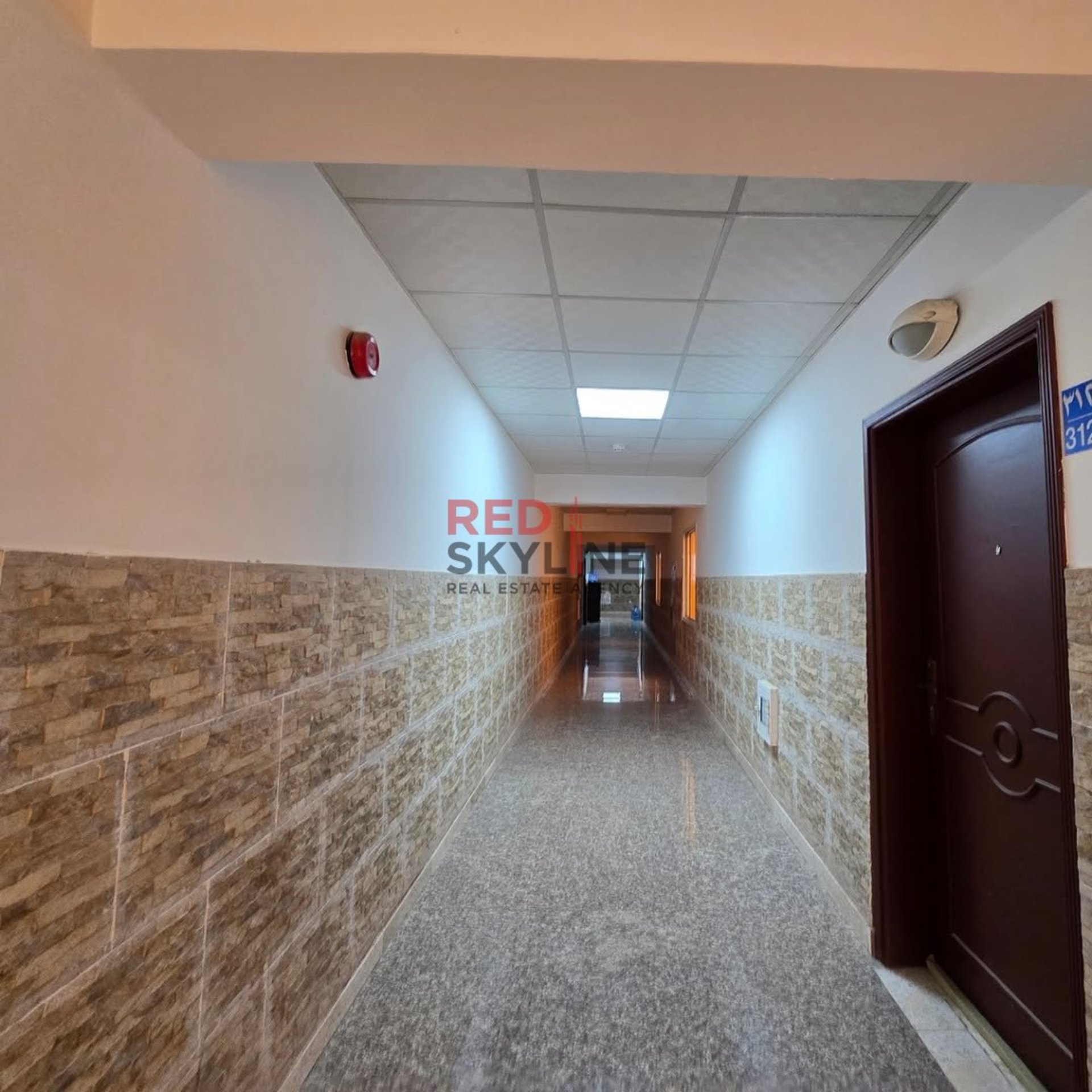 1 Bedroom Apartment in Al Ghubrah - Photo 1