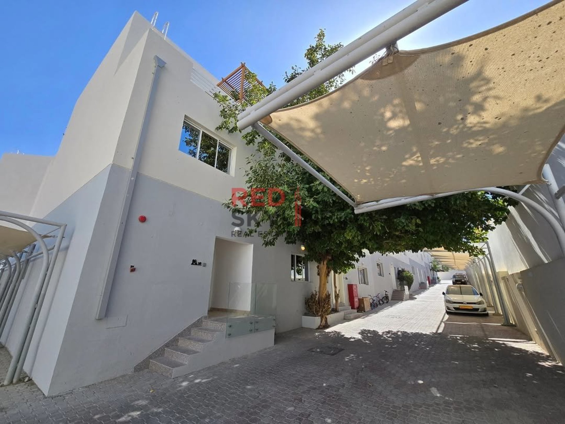 4 Bedroom Villa in Madinat Al Ilam - Photo 1