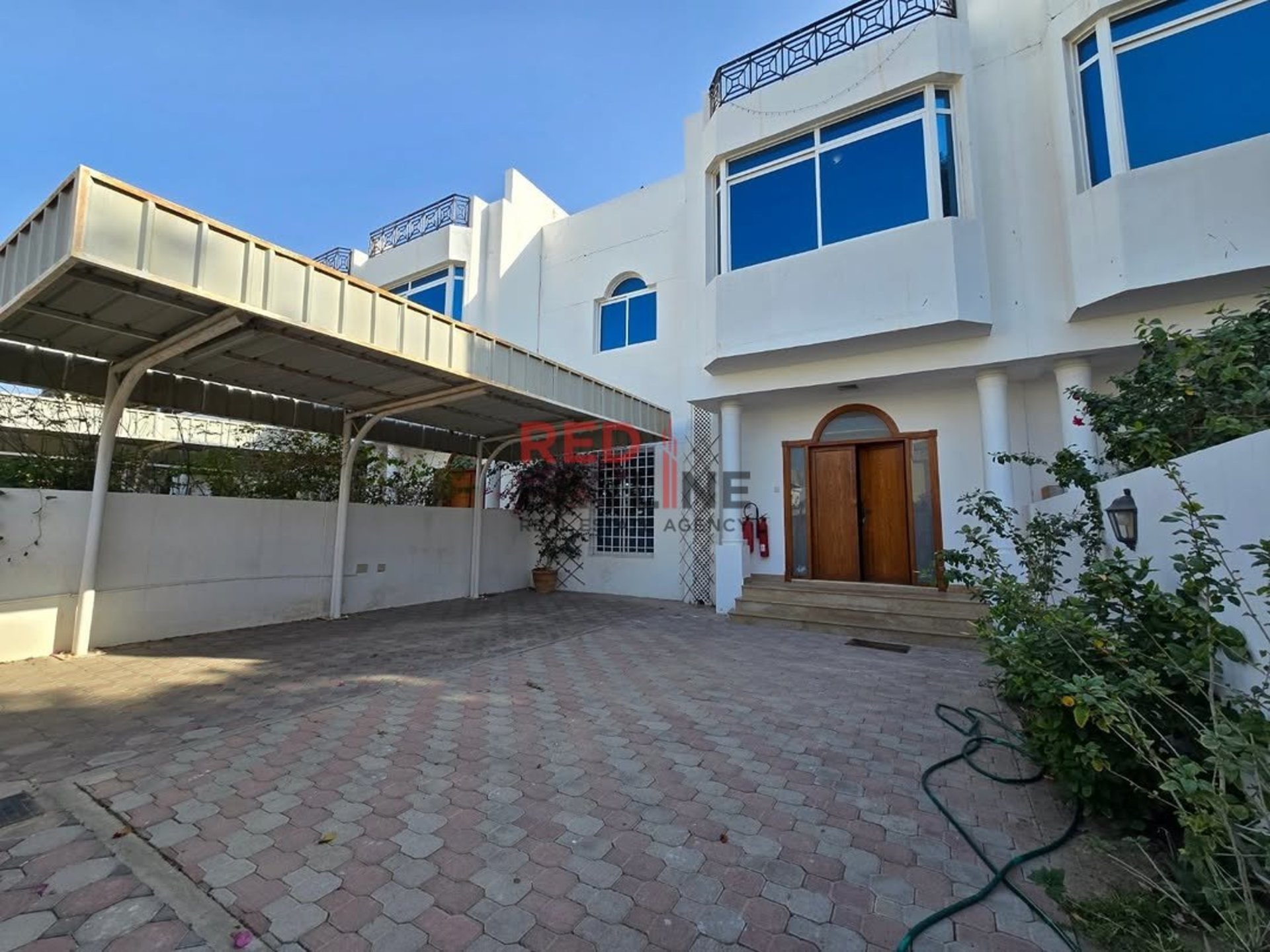 5 Bedroom Villa in Athaiba - Photo 1
