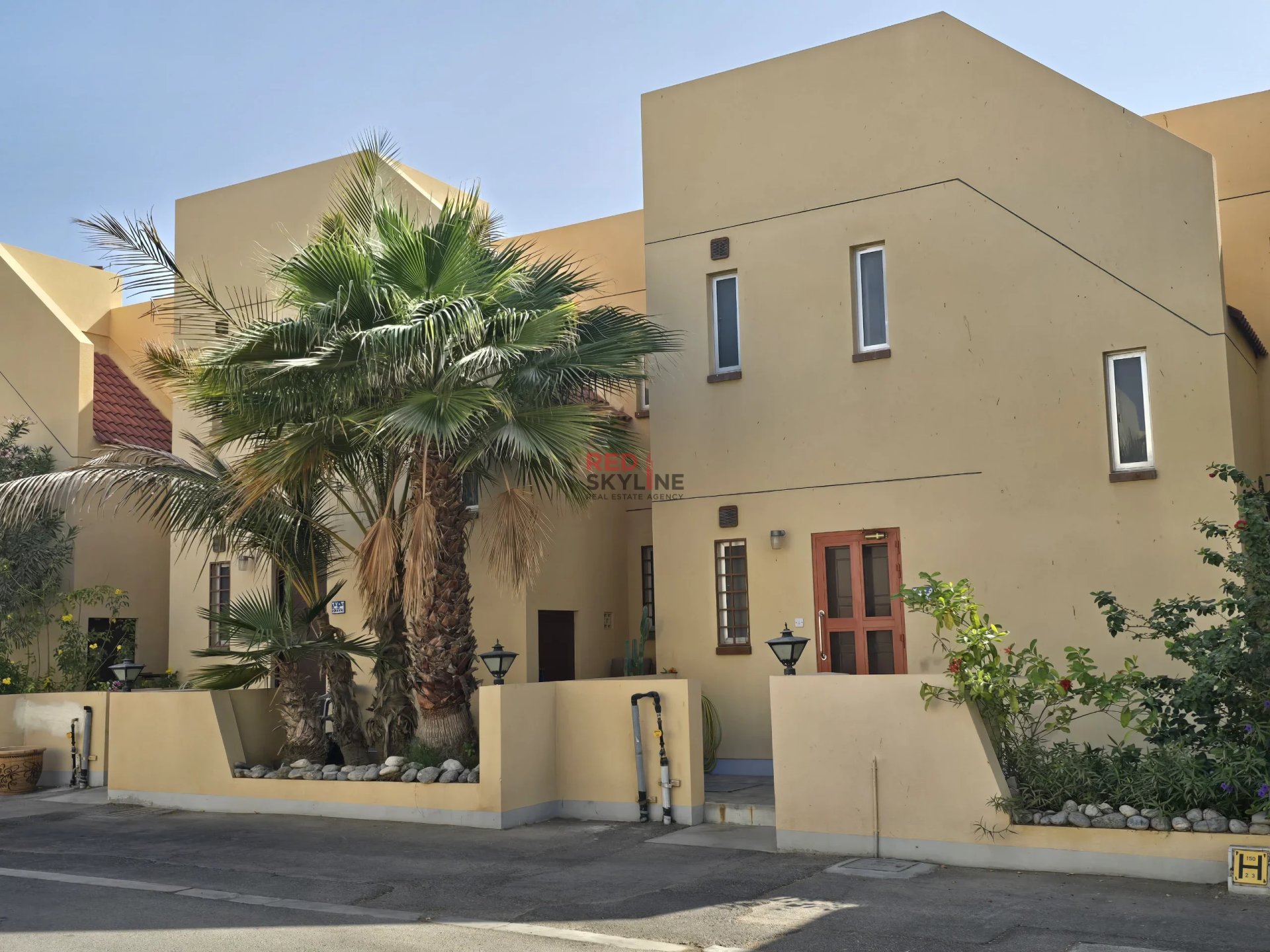 2 Bedroom Townhouse in Madinat Al Sultan Qaboos - Photo 1