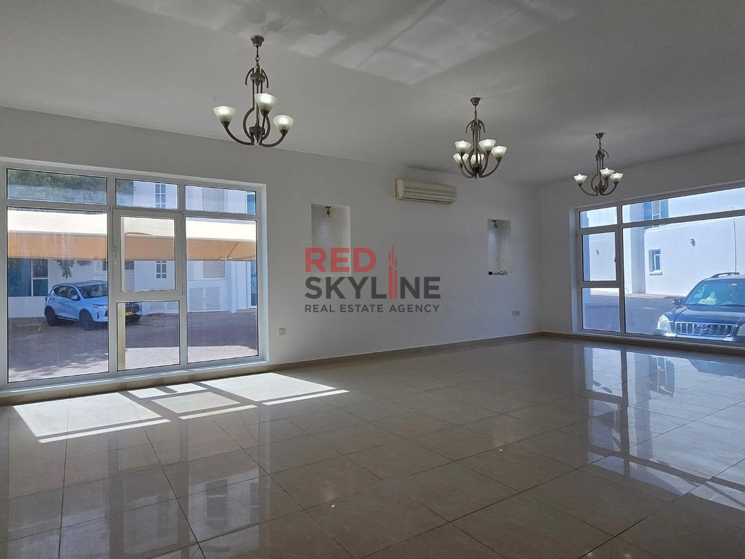 3 Bedroom Apartment in Shatti Al Qurum - Photo 3
