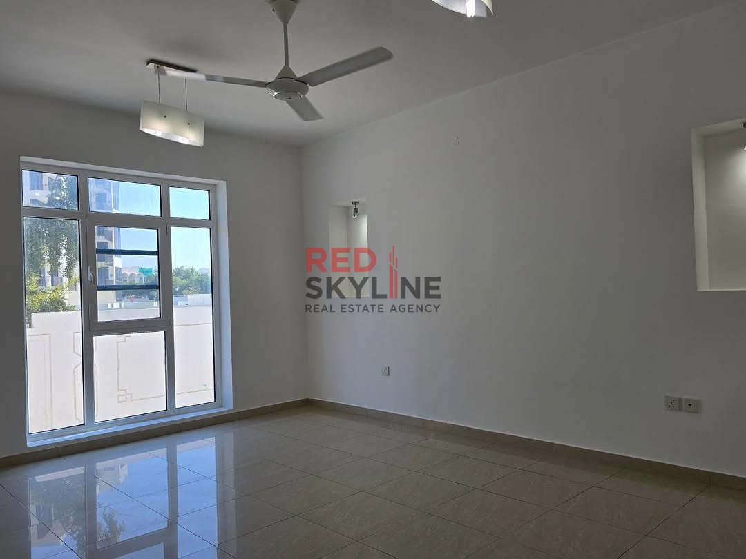 3 Bedroom Apartment in Shatti Al Qurum - Photo 7