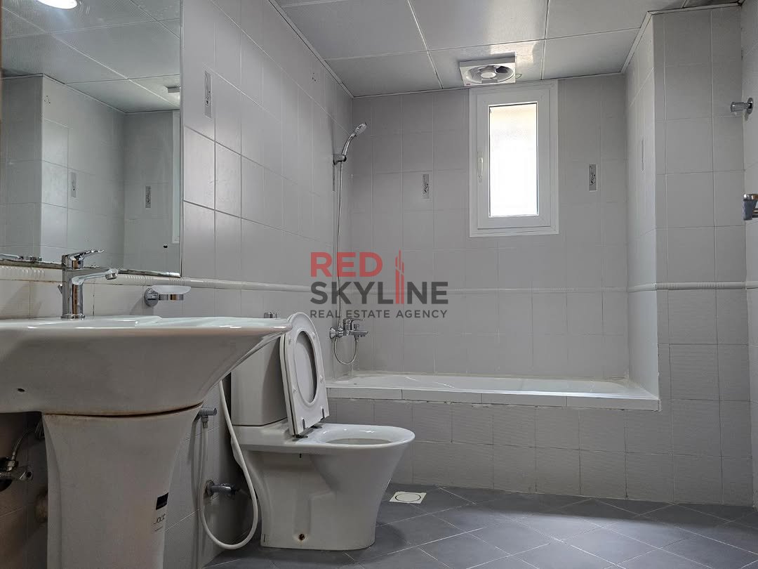 3 Bedroom Apartment in Shatti Al Qurum - Photo 8