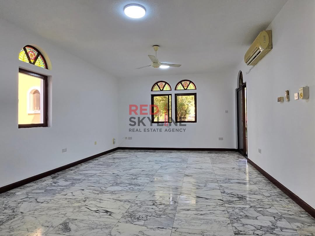 2 Bedroom Apartment in Shatti Al Qurum - Photo 4