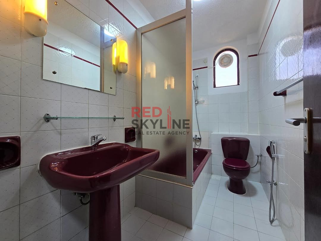 2 Bedroom Apartment in Shatti Al Qurum - Photo 9